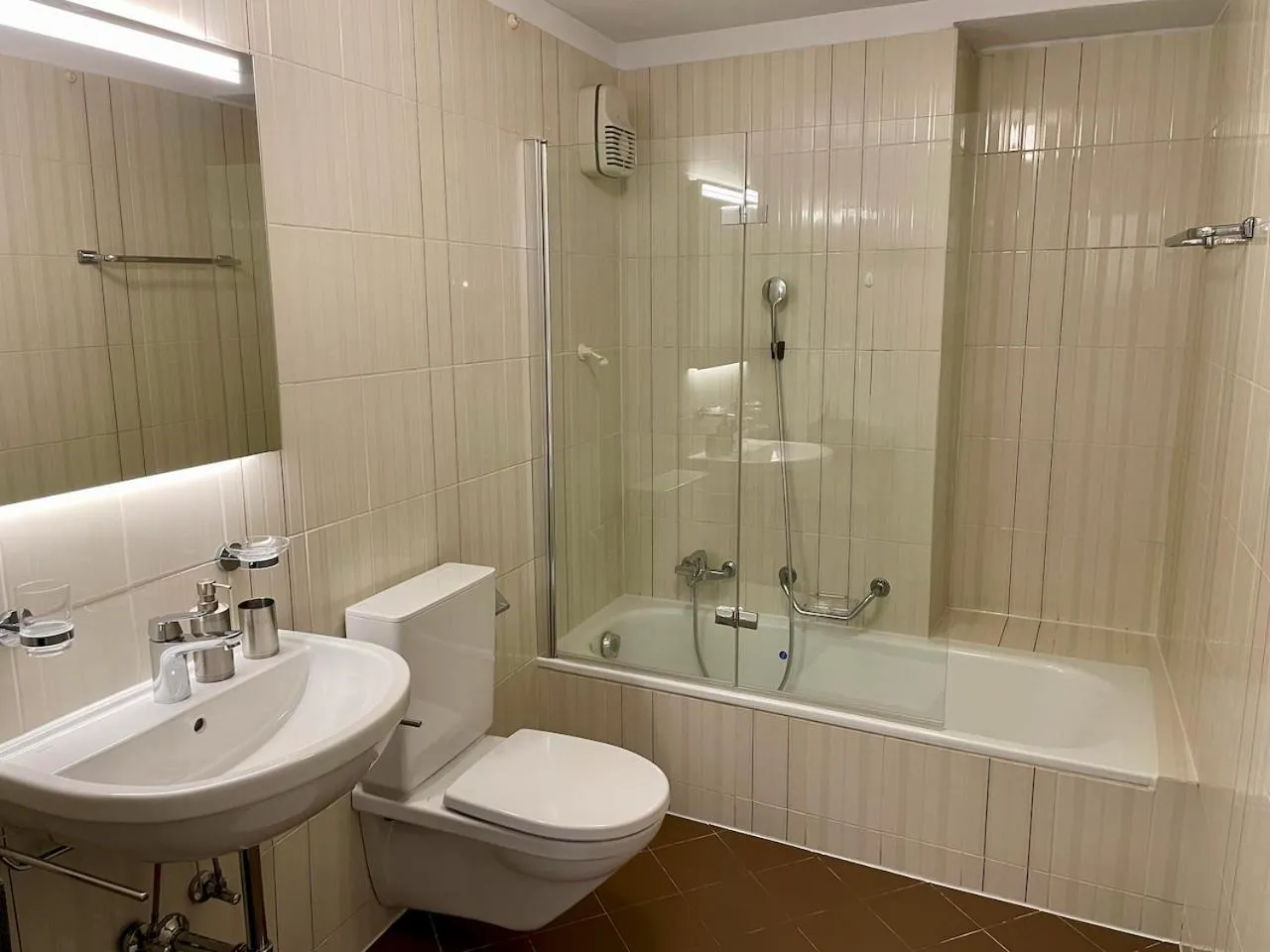 Bathroom in Great2Stay City Center Apartments Locarno