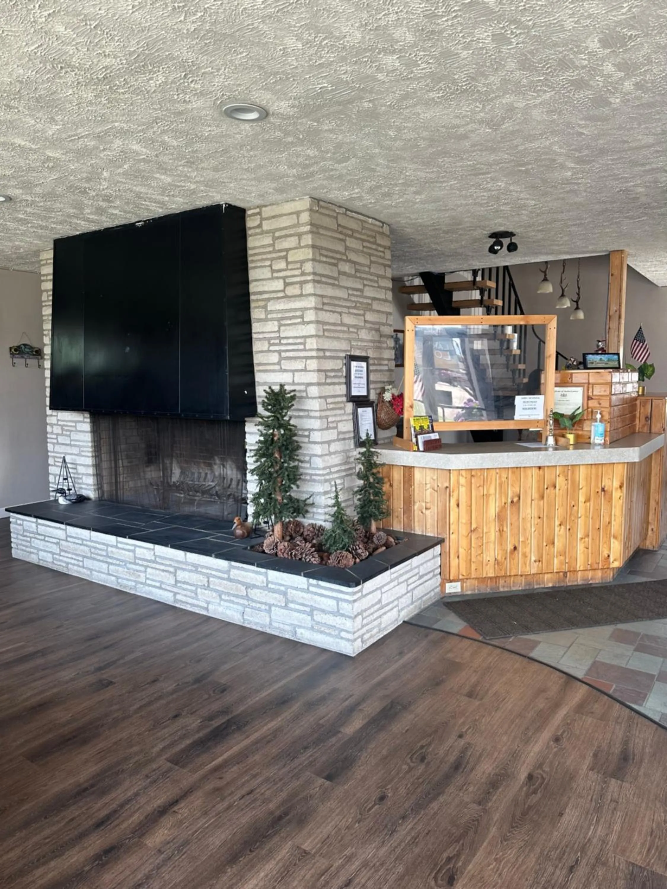 Lobby or reception in Lake Erie Lodge