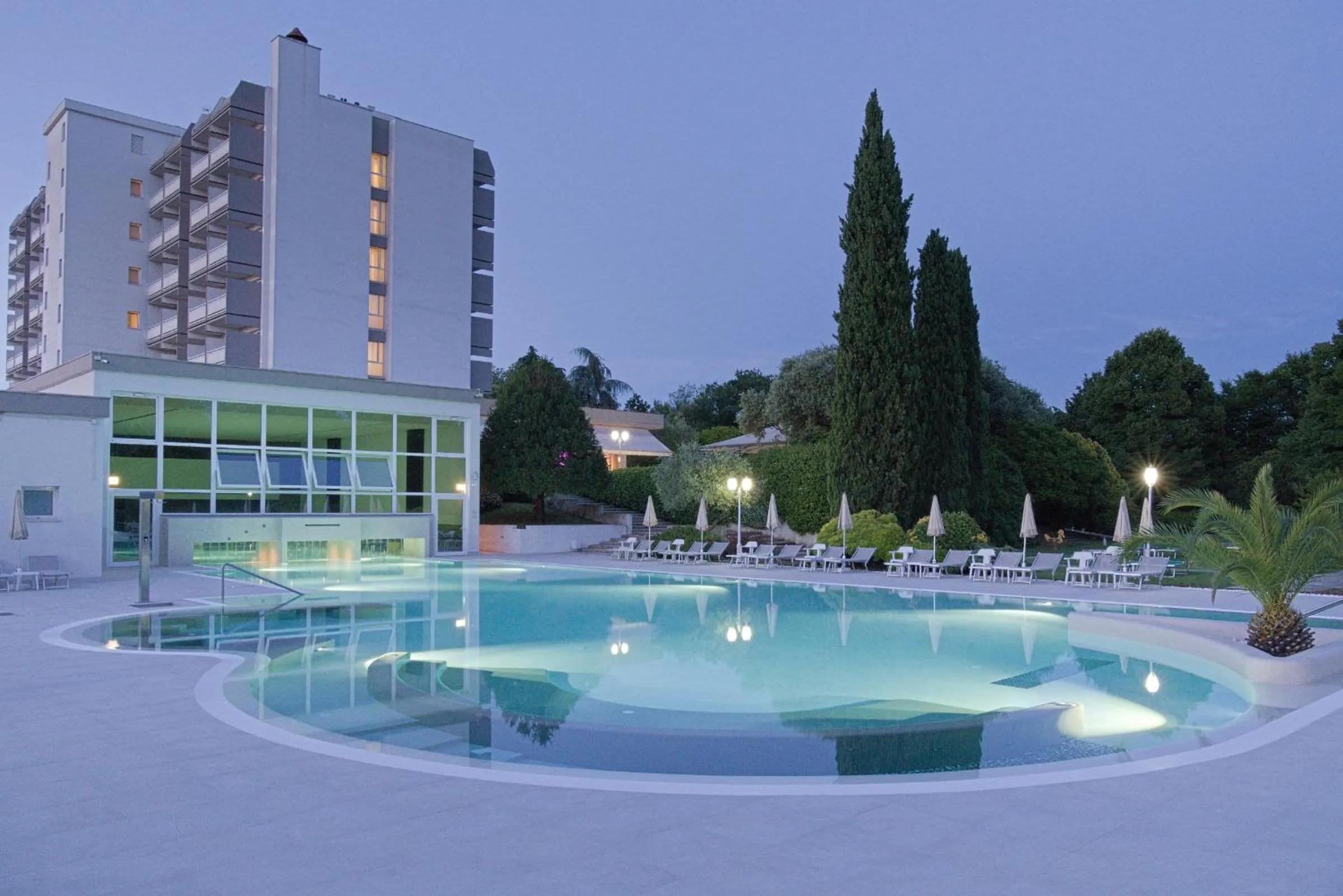 Swimming pool in Hotel Des Bains Terme