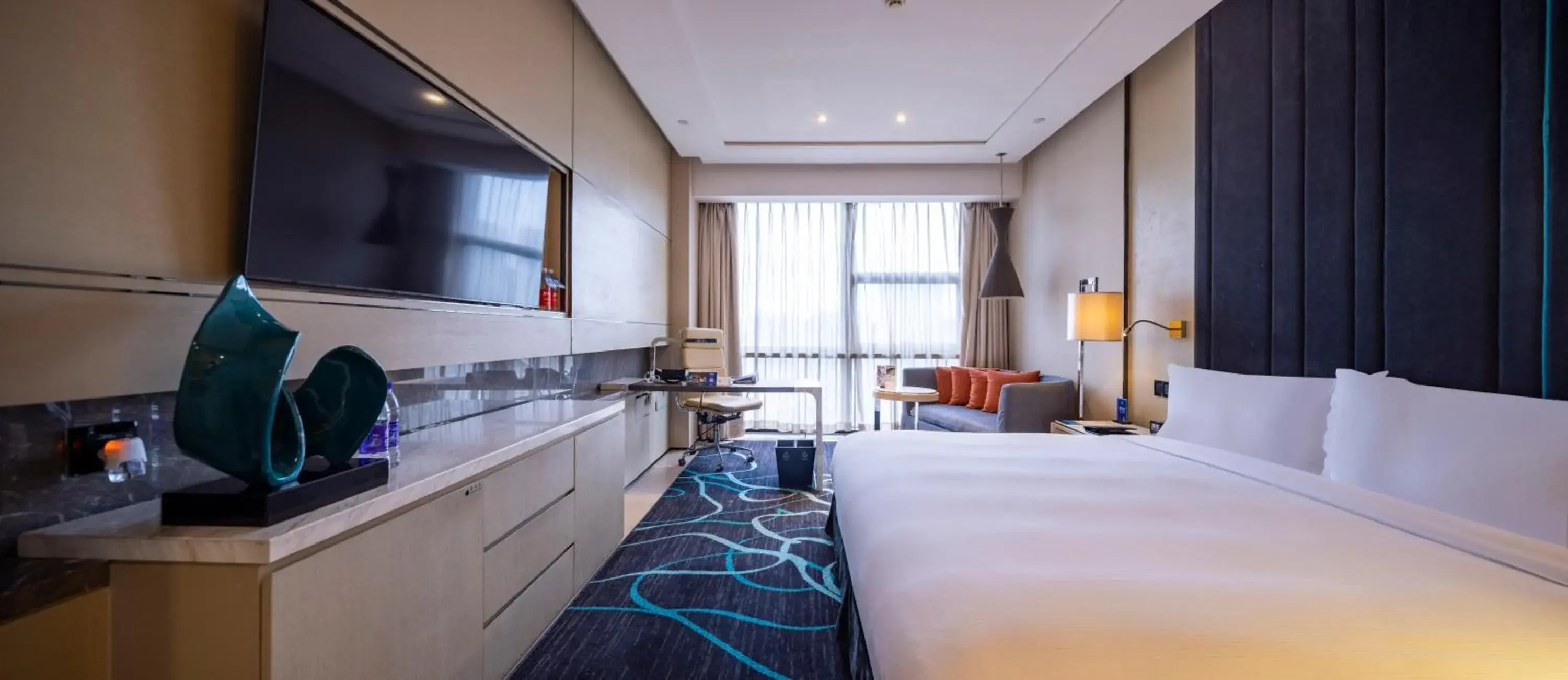 King Guest Room in Hilton Xi'an High-tech Zone King Guest Room in Hilton Xi'an High-tech Zone