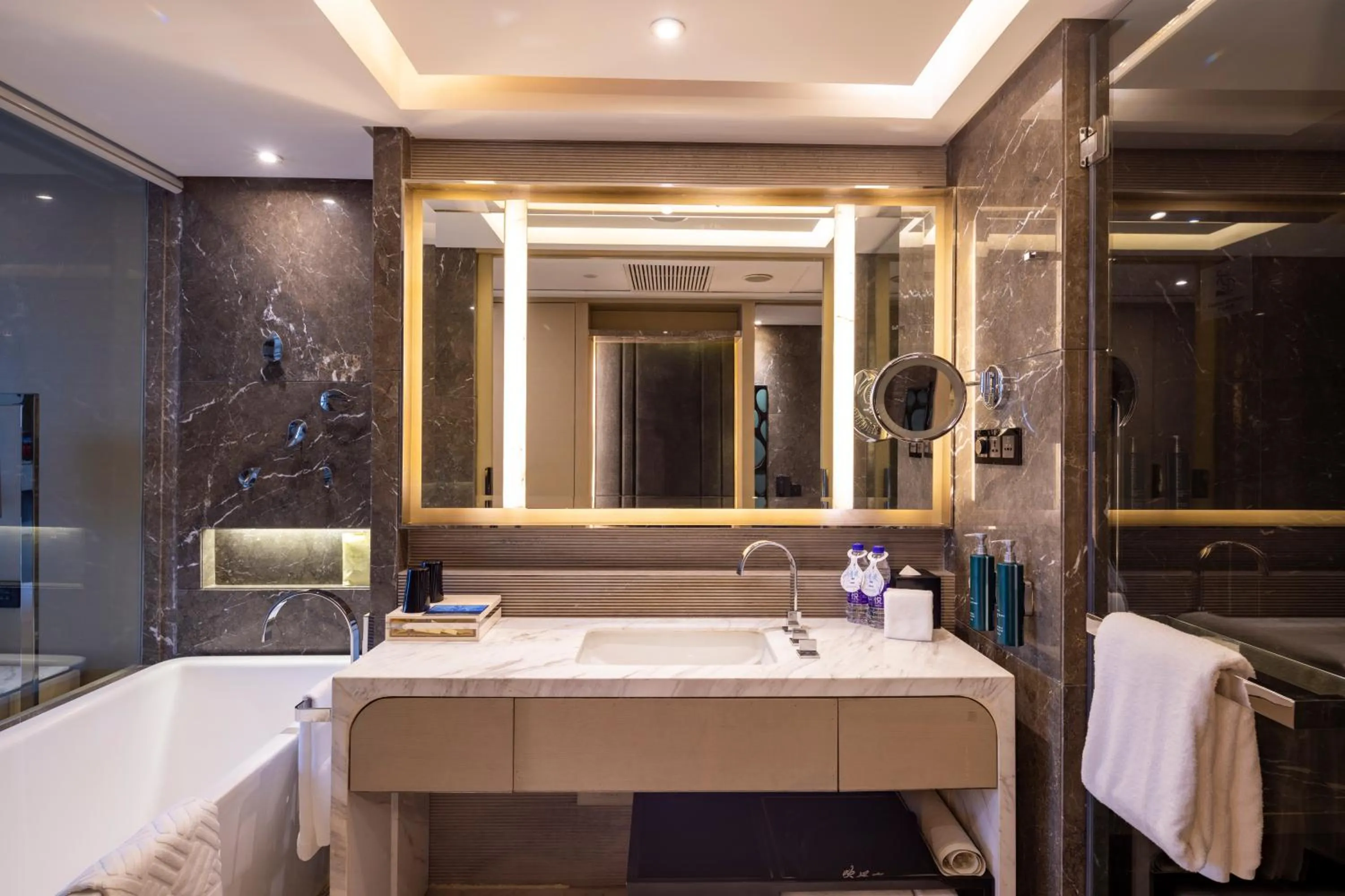 Shower in Hilton Xi'an High-tech Zone