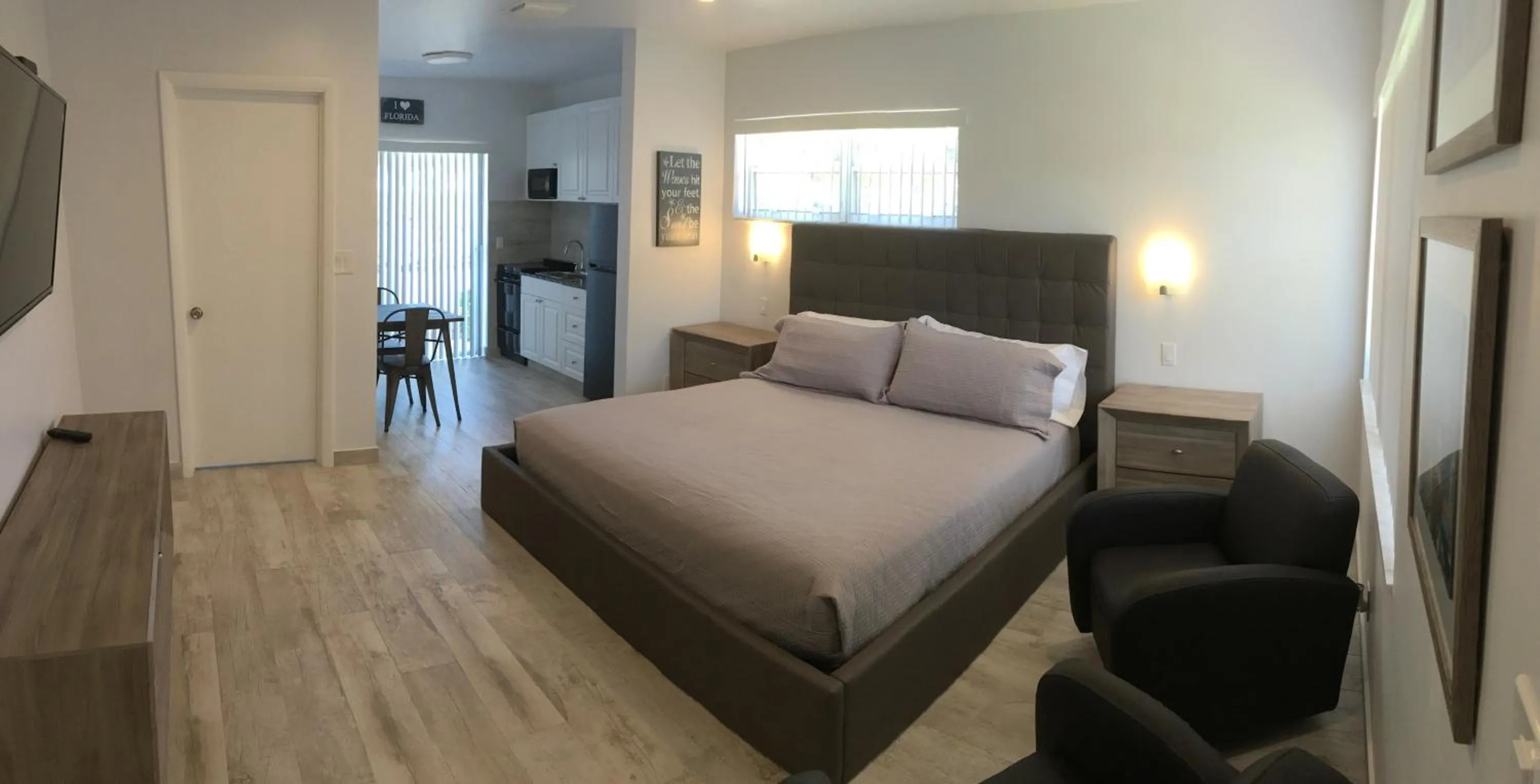 Bed in Elizabeth House Inn