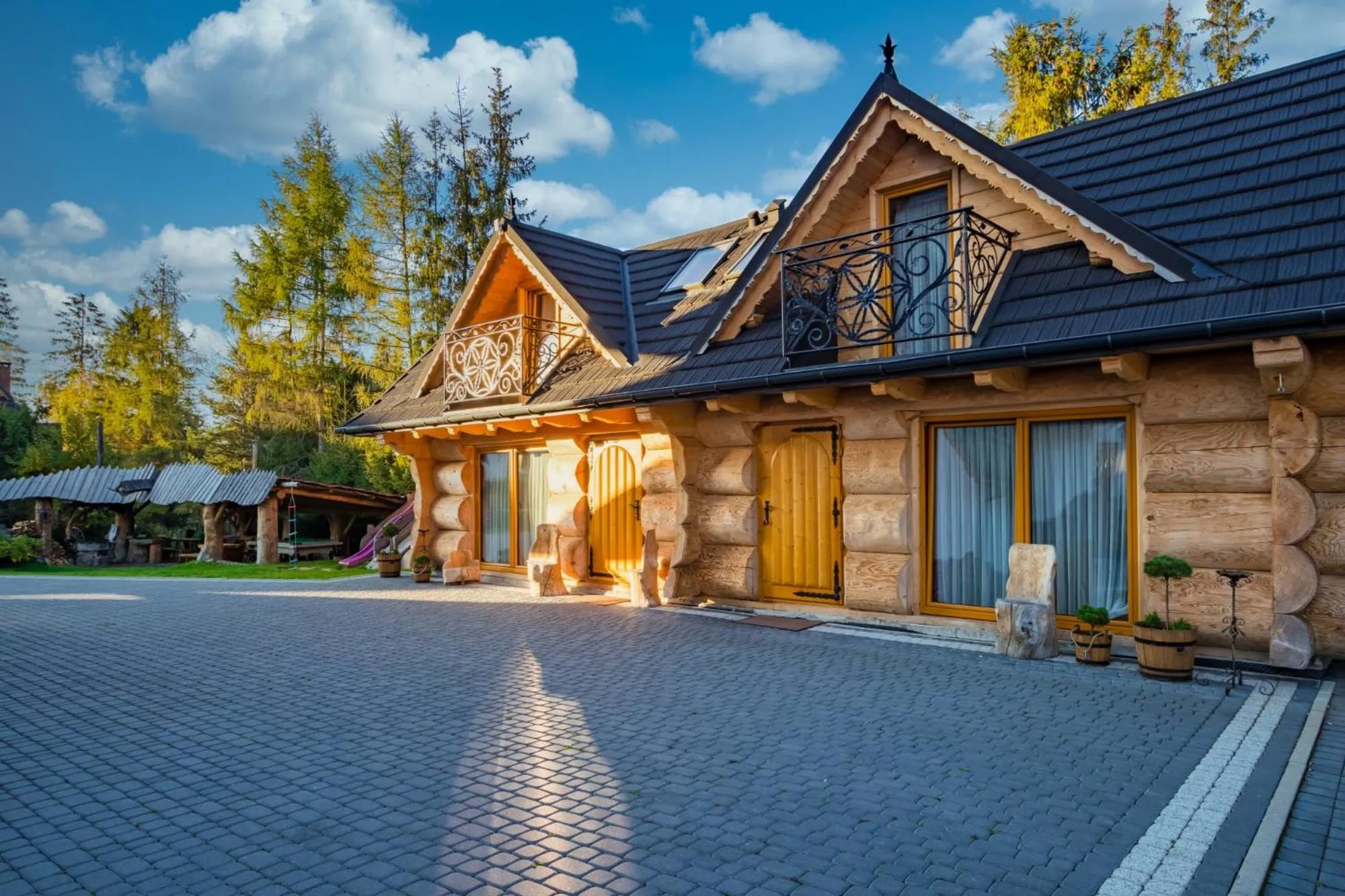 Property building in Leśny Dwór