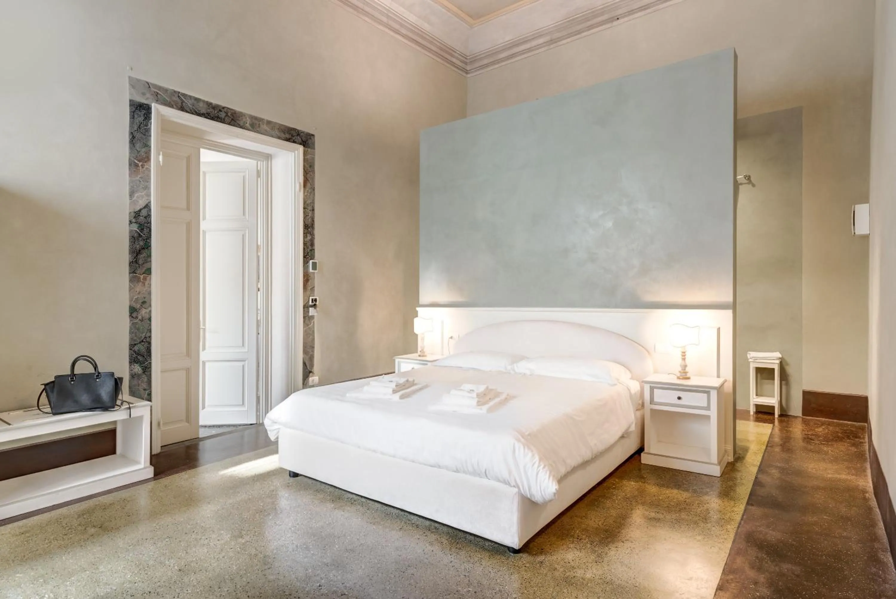 Bed in Palazzo D'Oltrarno - Residenza D'Epoca