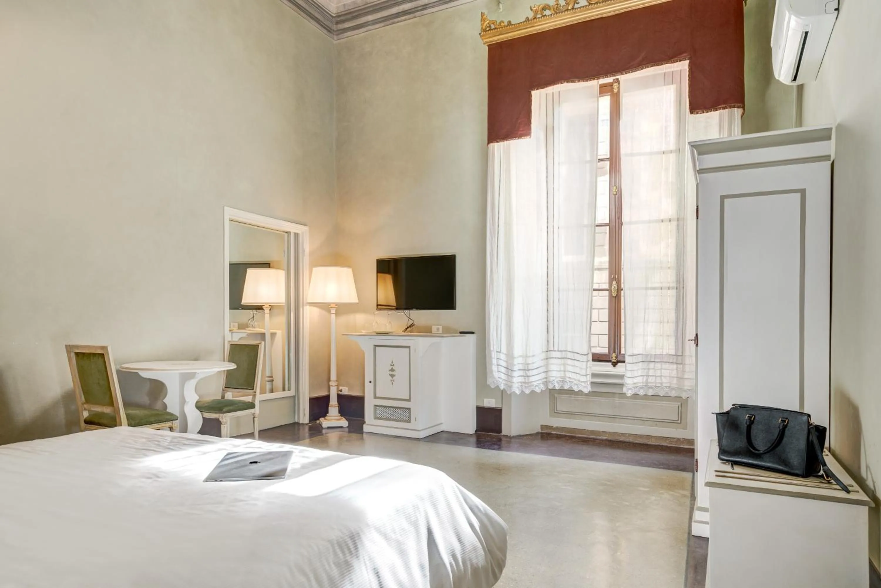 Bed in Palazzo D'Oltrarno - Residenza D'Epoca