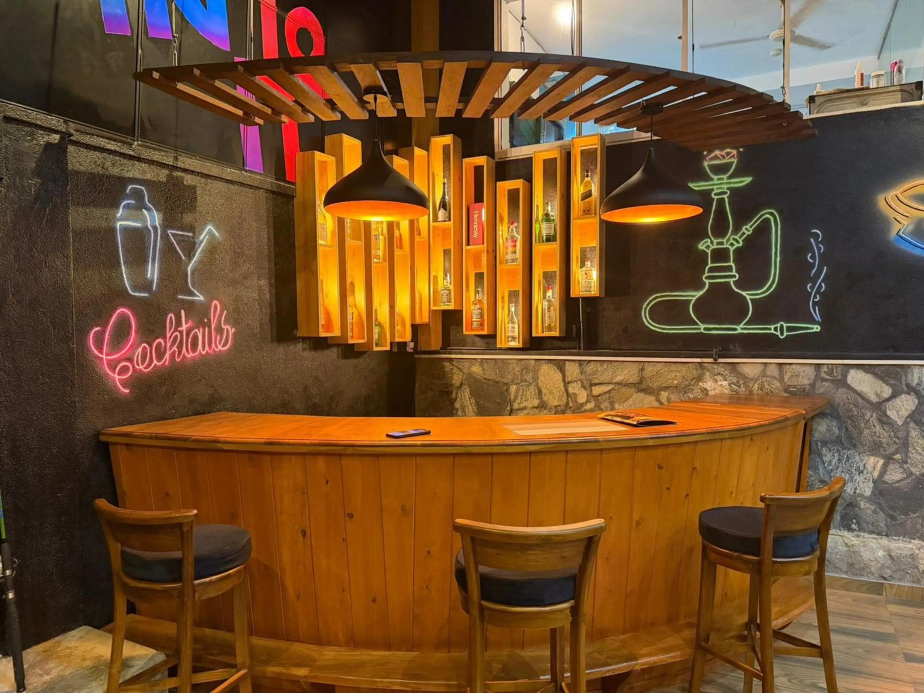 Lounge or bar in Amber House Lanka