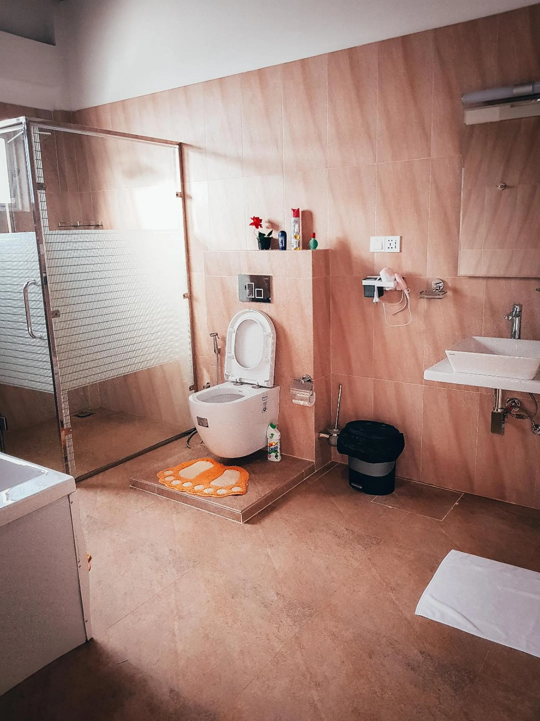 Shower in Amber House Lanka