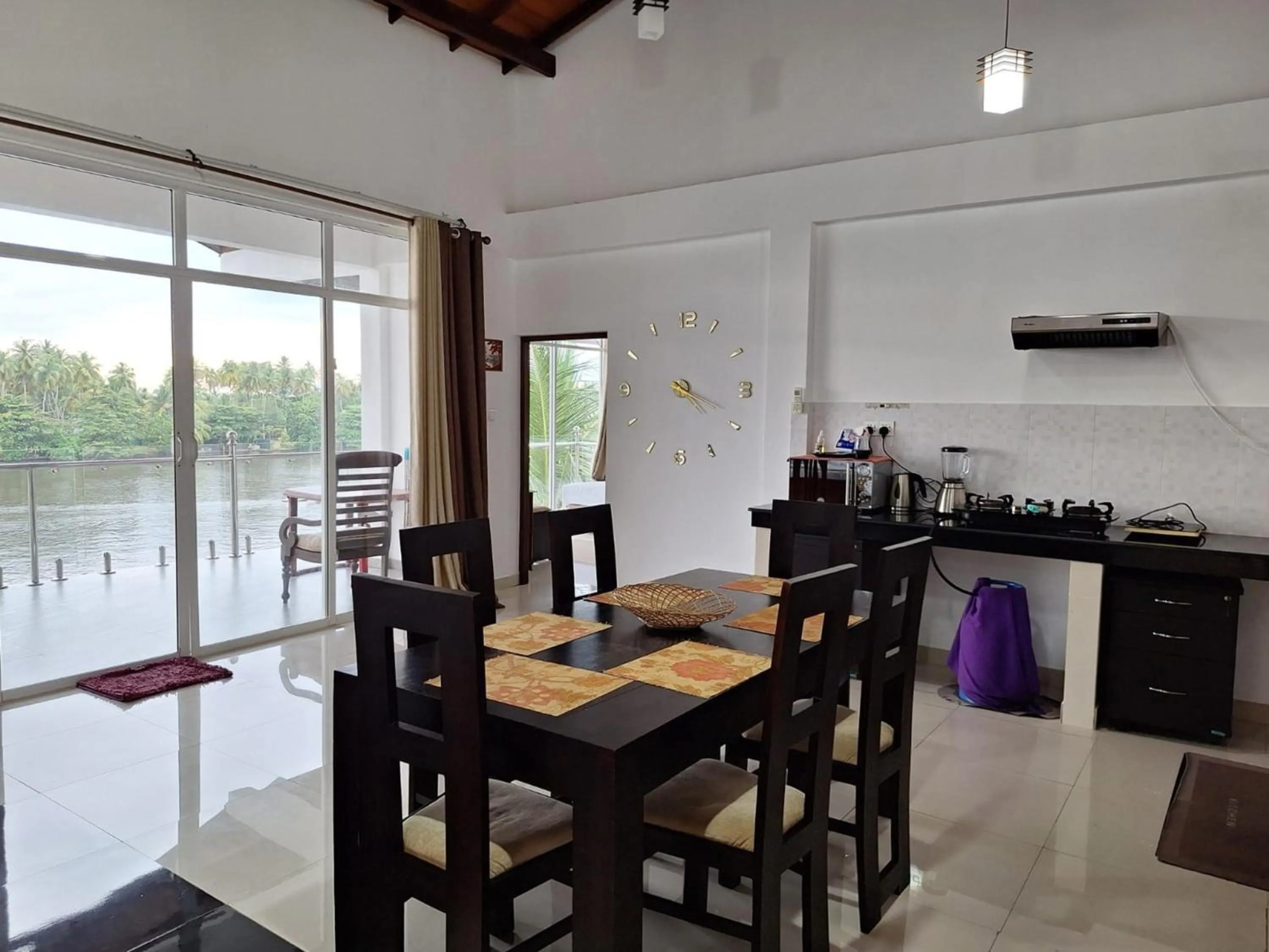 Kitchen or kitchenette in Amber House Lanka
