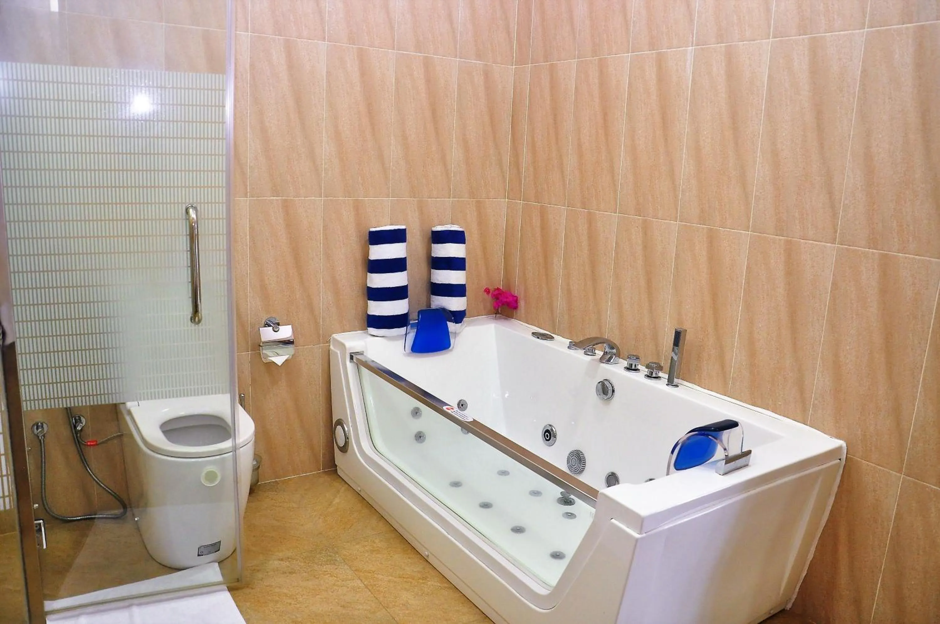 Shower in Amber House Lanka