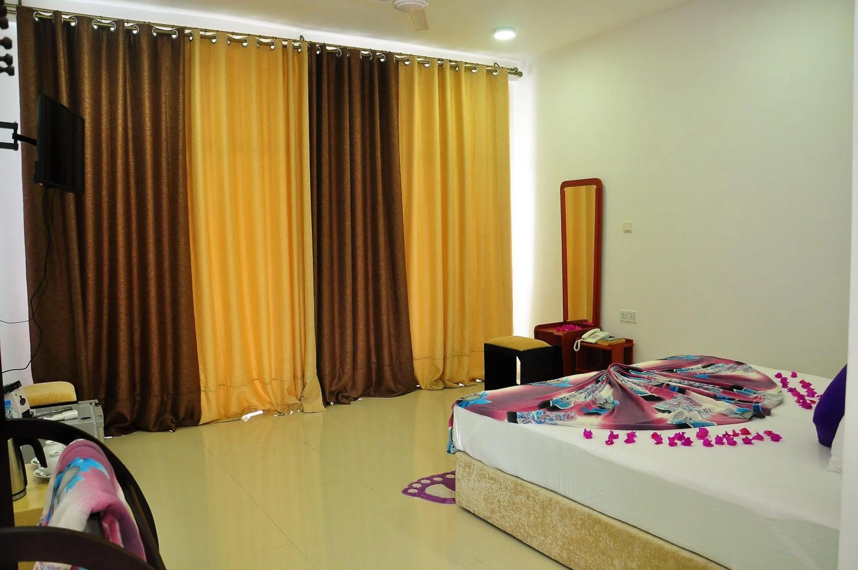 Bed in Amber House Lanka