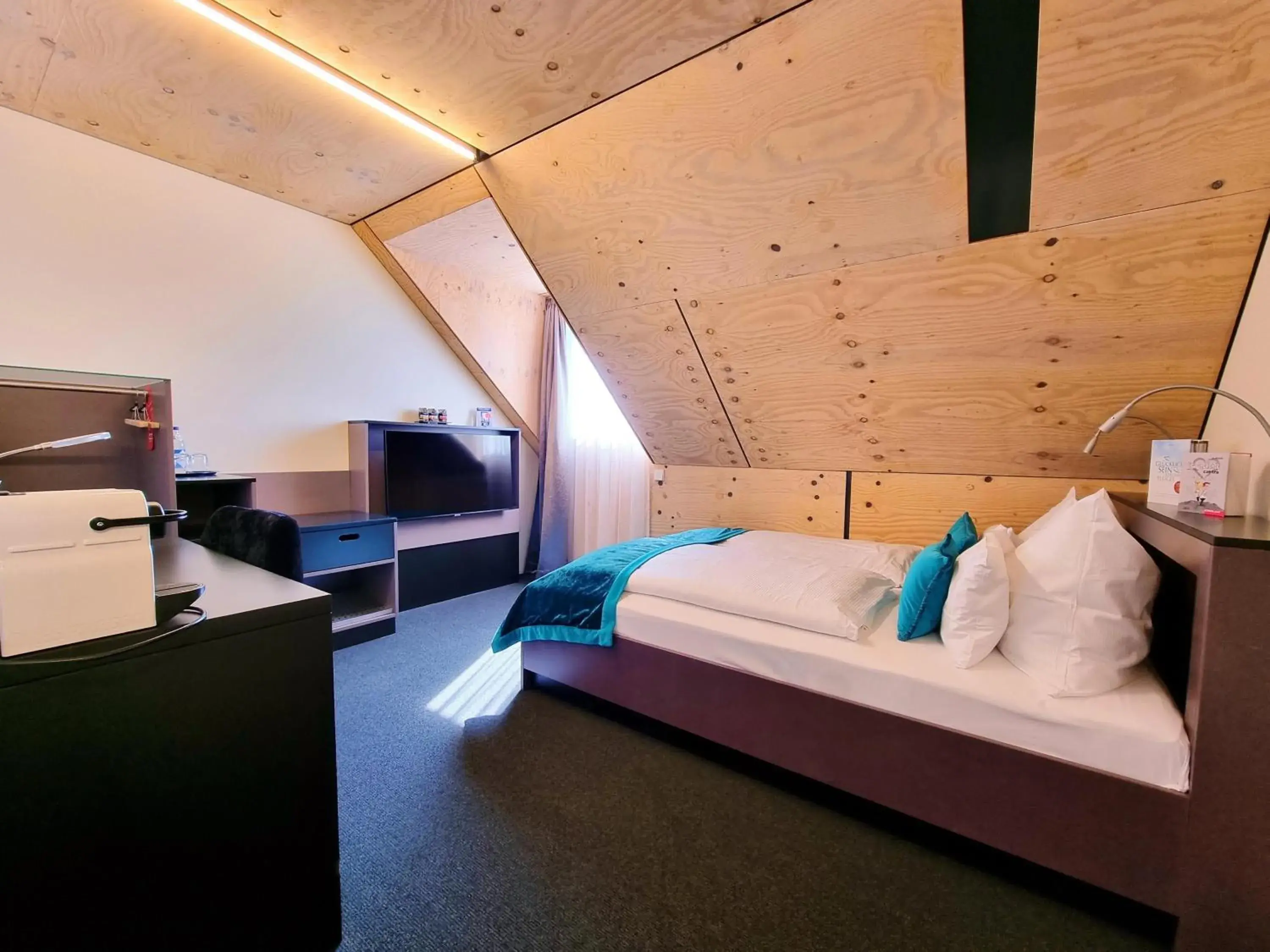 Bedroom, Bed in Best Western Plus BierKulturHotel Schwanen Bedroom, Bed in Best Western Plus BierKulturHotel Schwanen