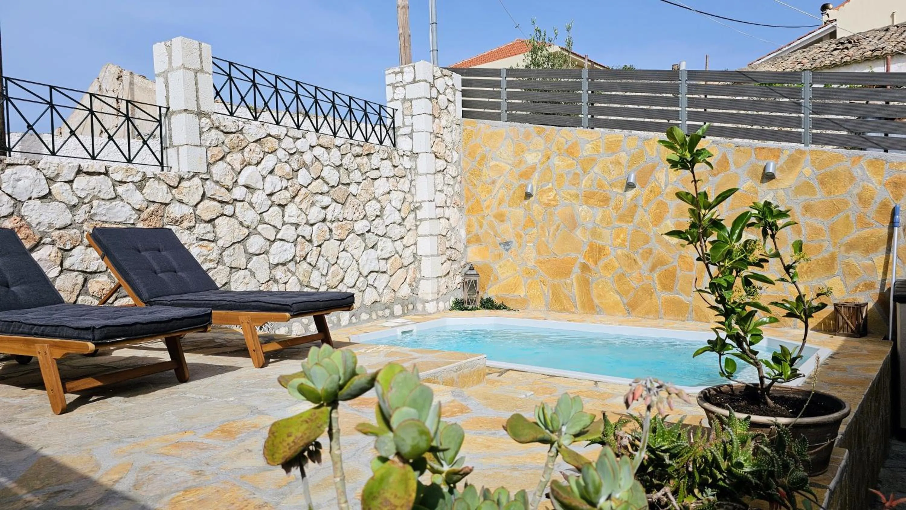 Swimming pool in Villa Apoplous with pool
