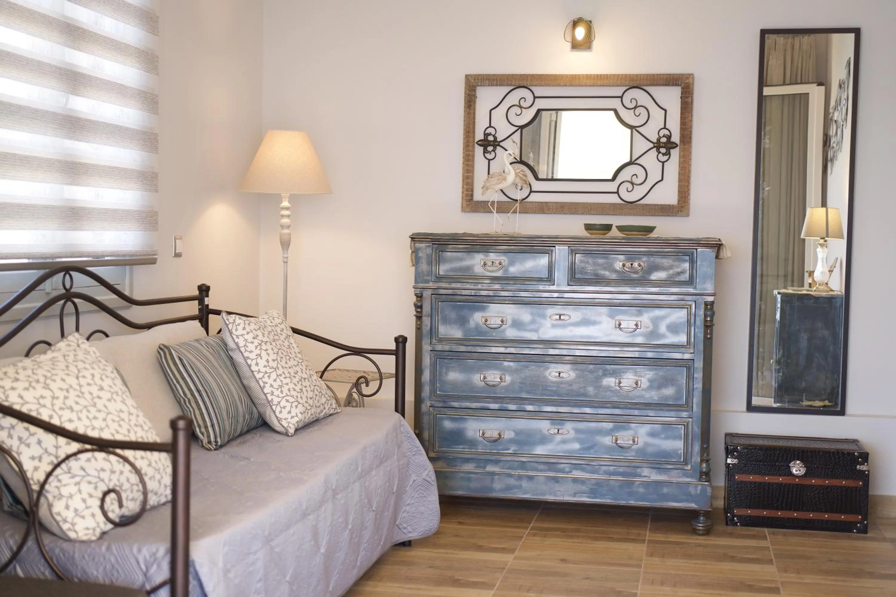Communal lounge/ TV room, Bed in Villa Apoplous with pool