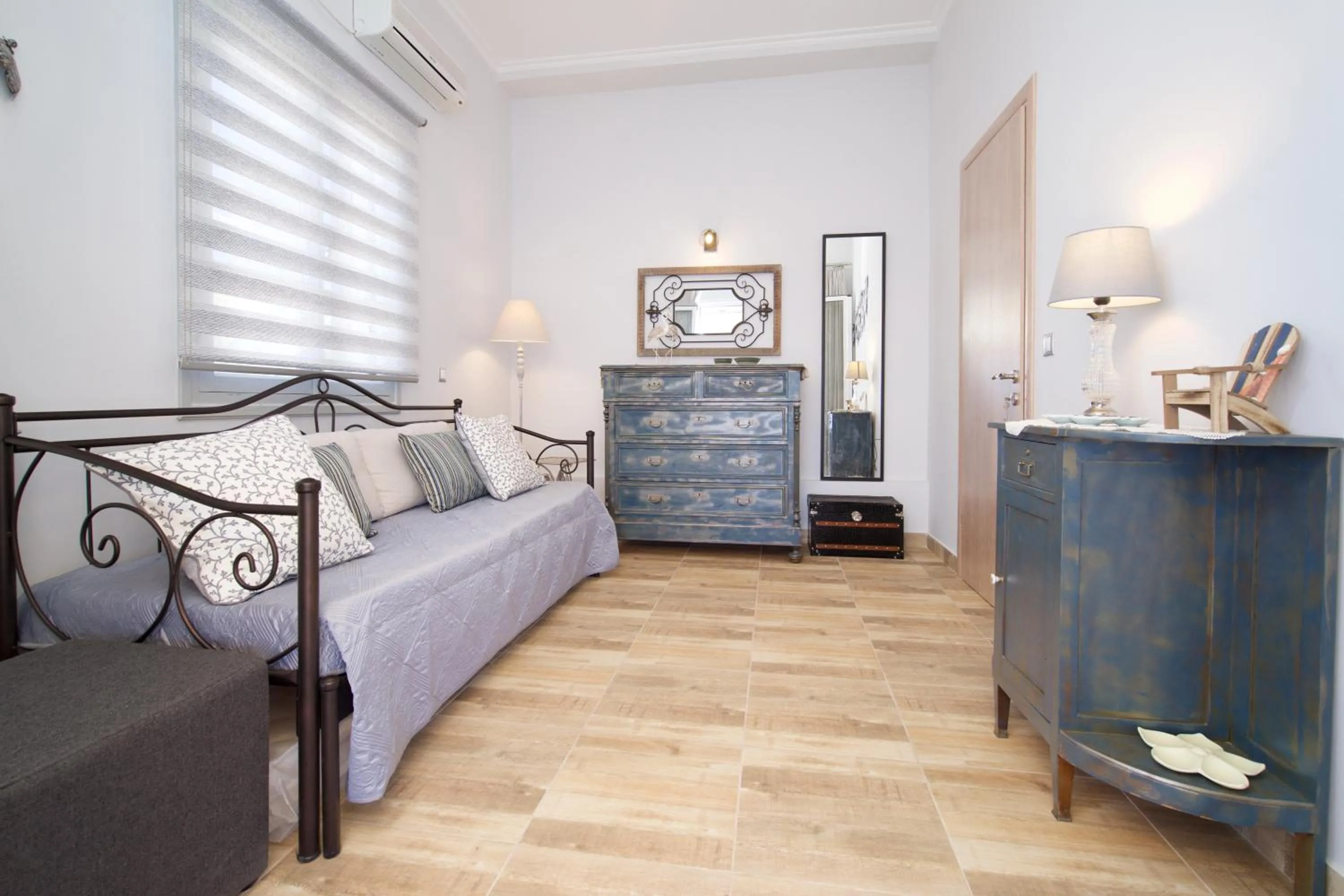Communal lounge/ TV room, Bed in Villa Apoplous with pool