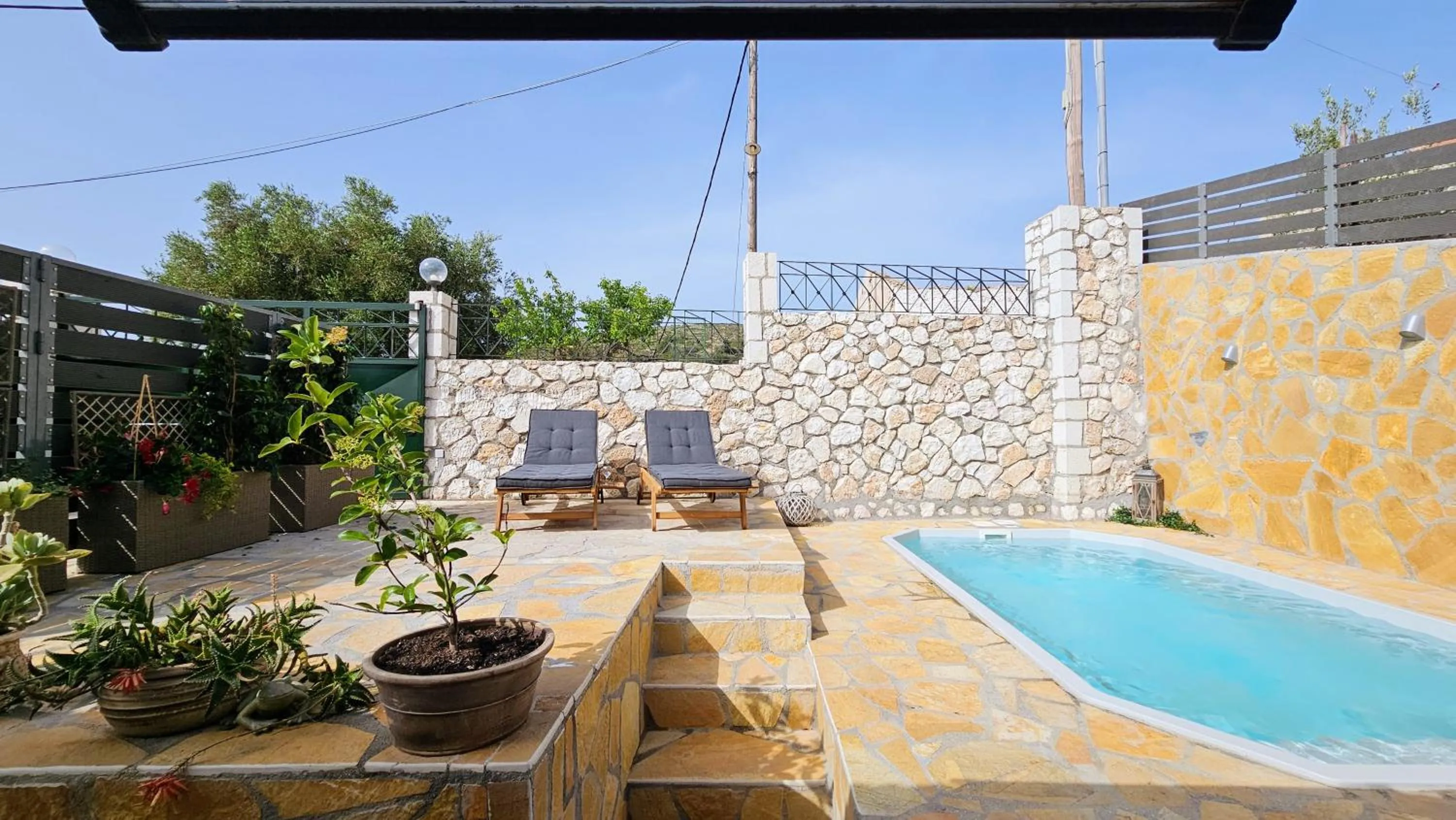 Swimming pool in Villa Apoplous with pool