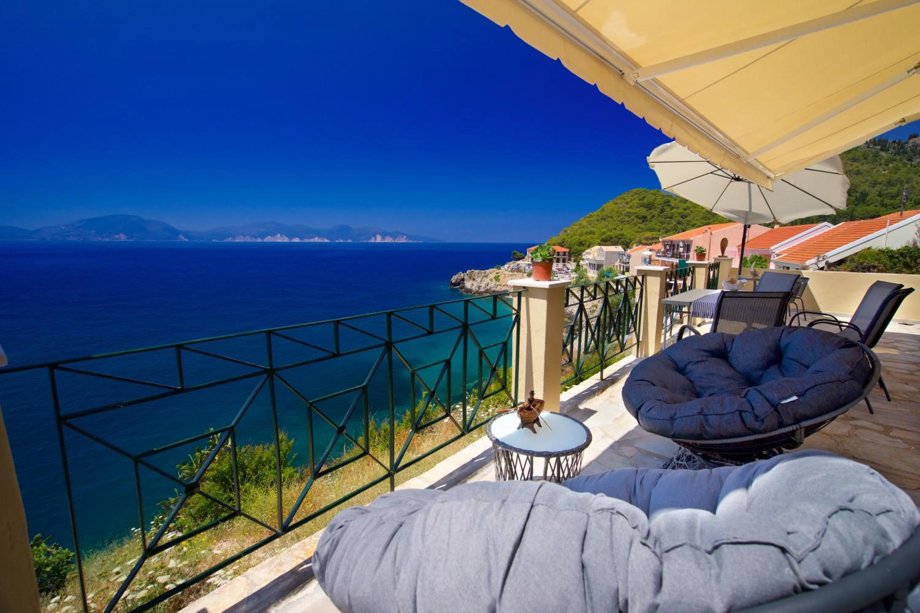 Villa Apoplous with pool