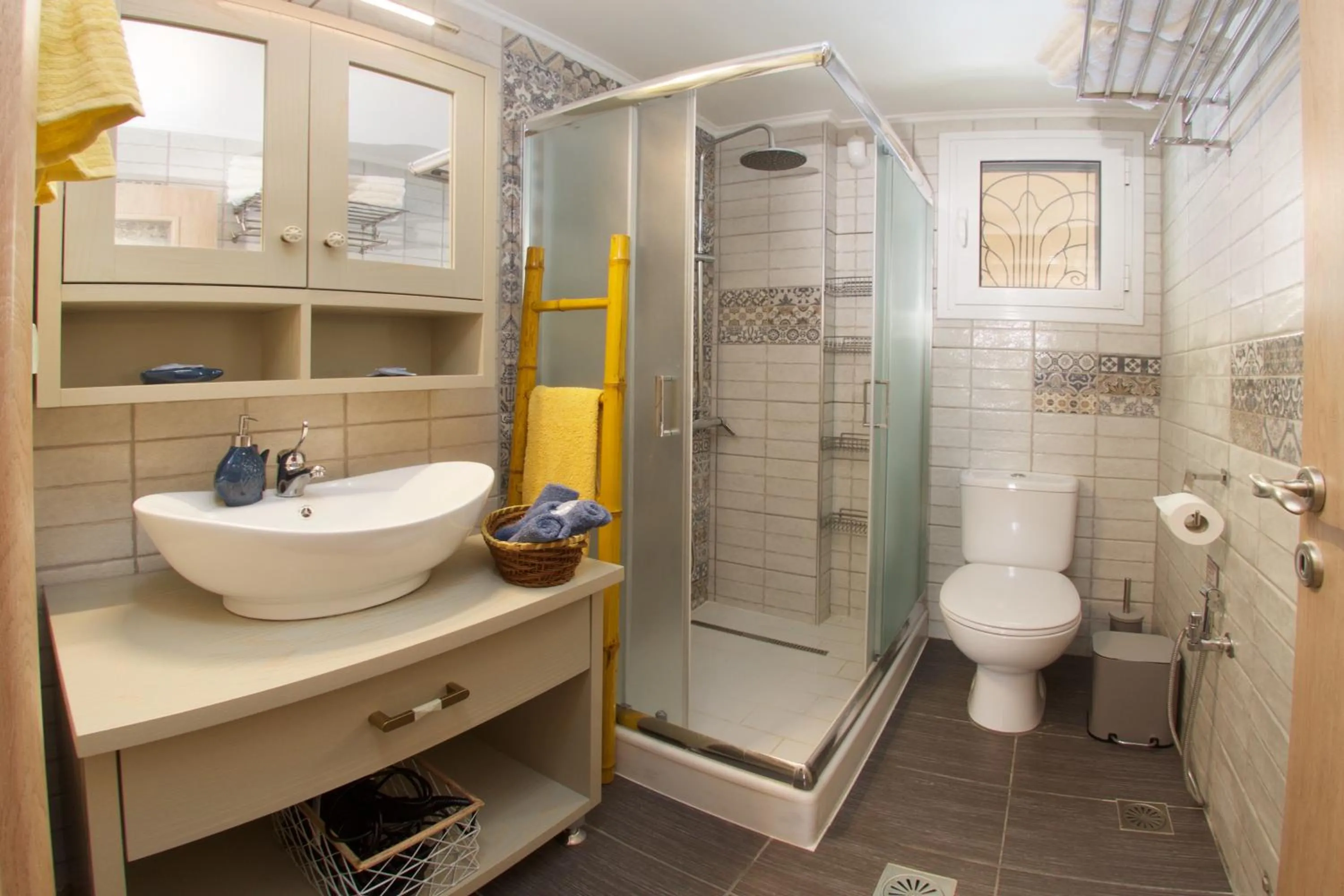 Bathroom in Villa Apoplous with pool