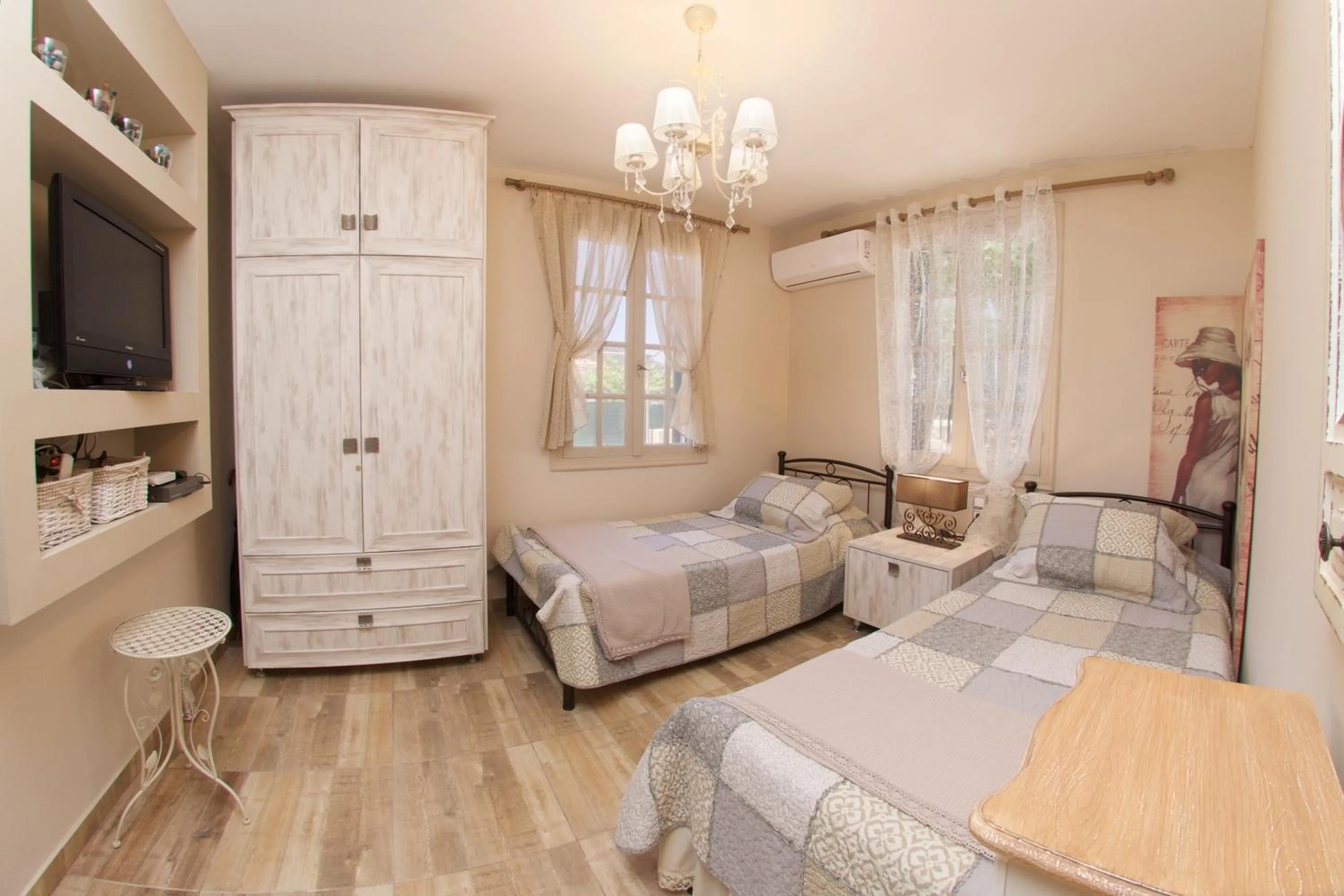 Bed in Villa Apoplous with pool