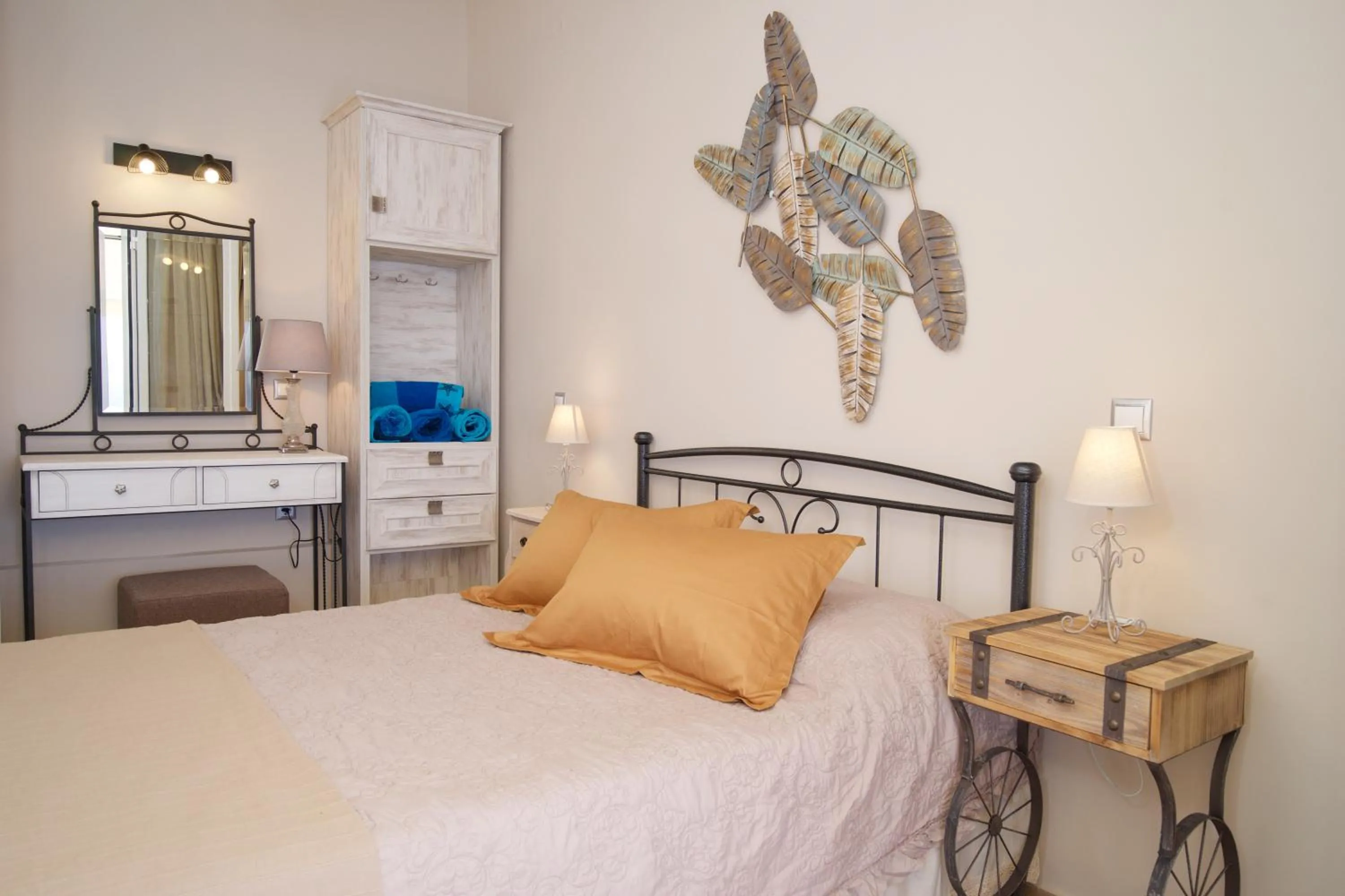 Bed in Villa Apoplous with pool