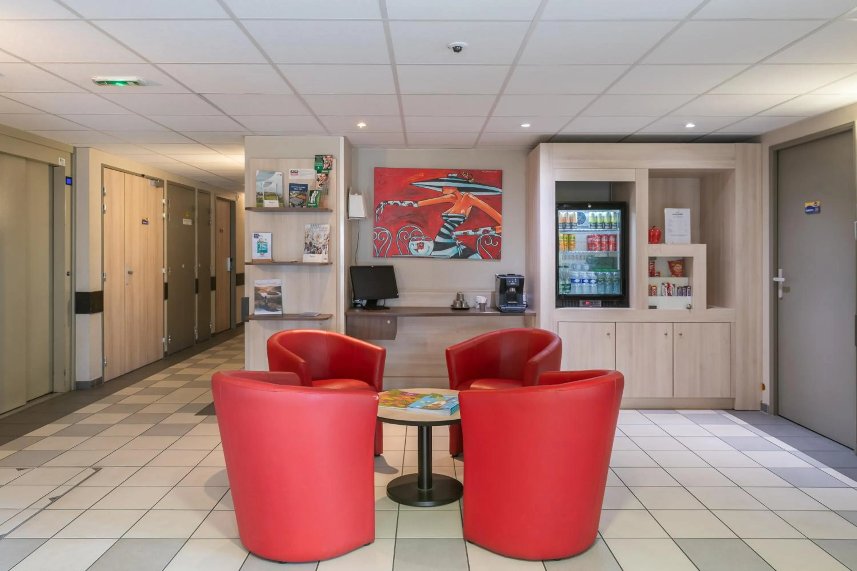 Seating area in Ace Hotel Roanne