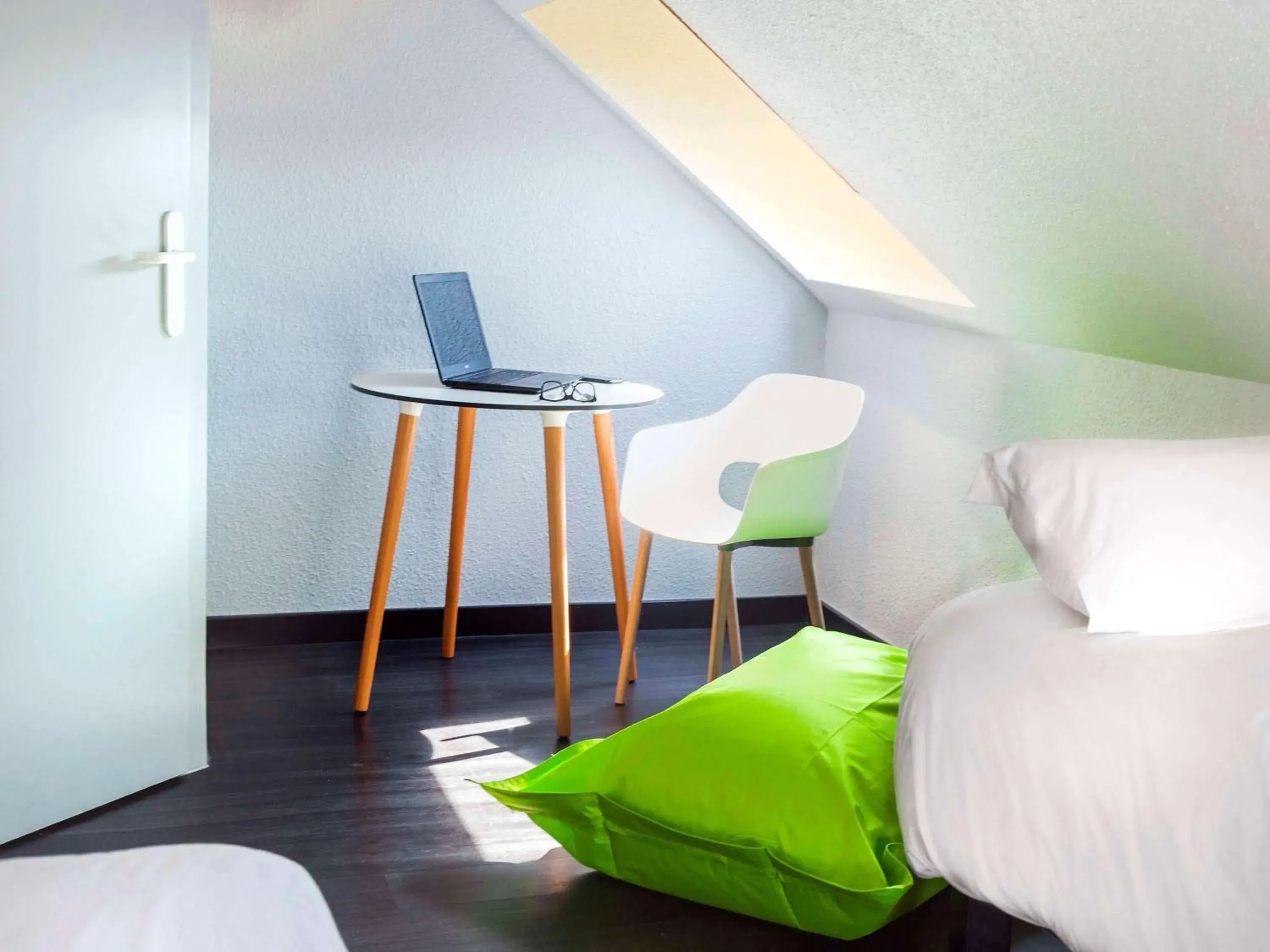 Bedroom, Bed in ibis Strasbourg Sud La Vigie Bedroom, Bed in ibis Strasbourg Sud La Vigie