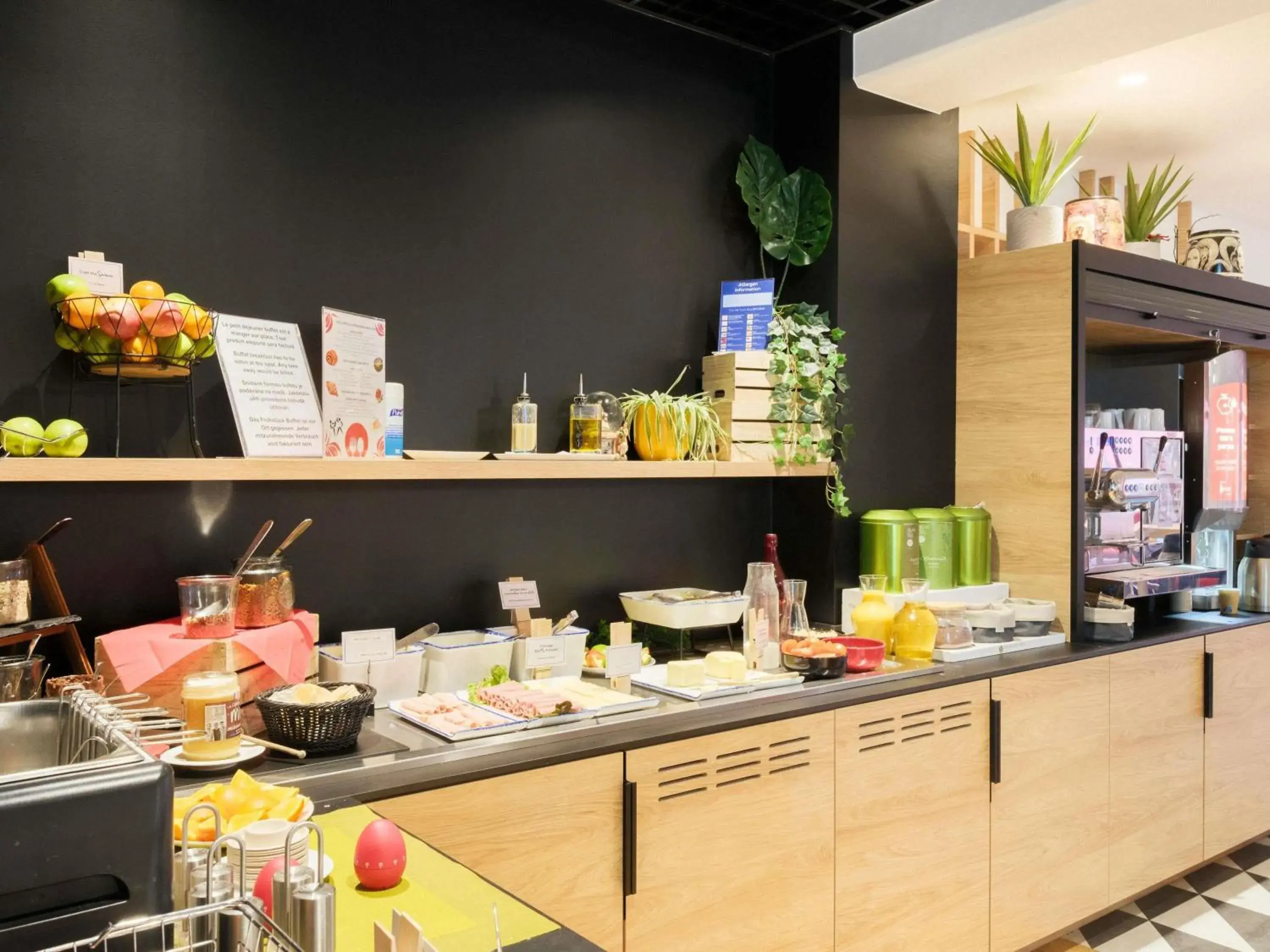 Breakfast in ibis Strasbourg Sud La Vigie Breakfast in ibis Strasbourg Sud La Vigie