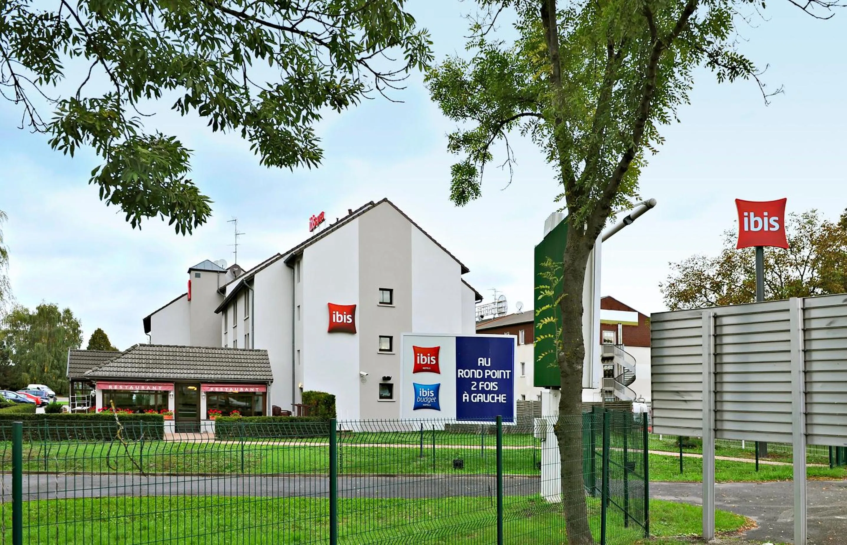 Facade/entrance in ibis Strasbourg Sud La Vigie