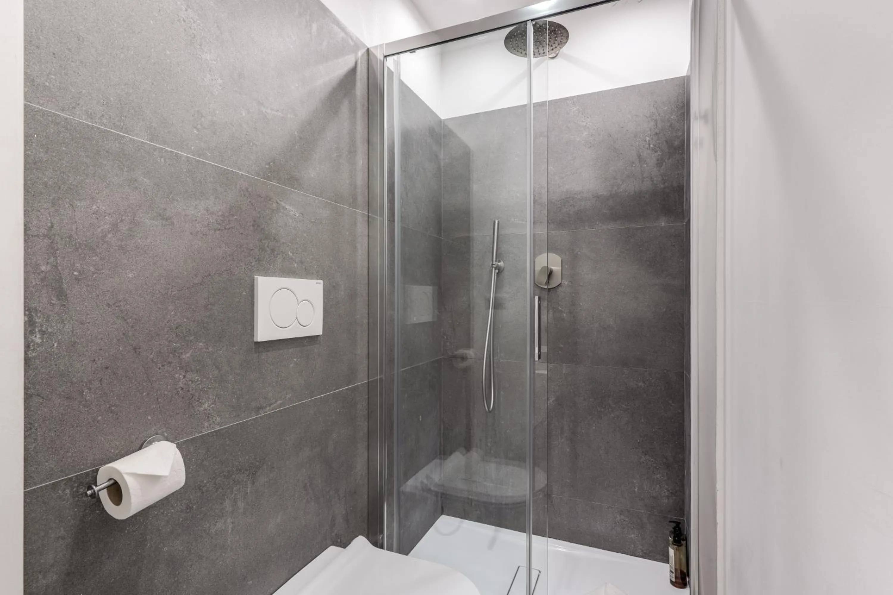 Bathroom in Little Queen Suite