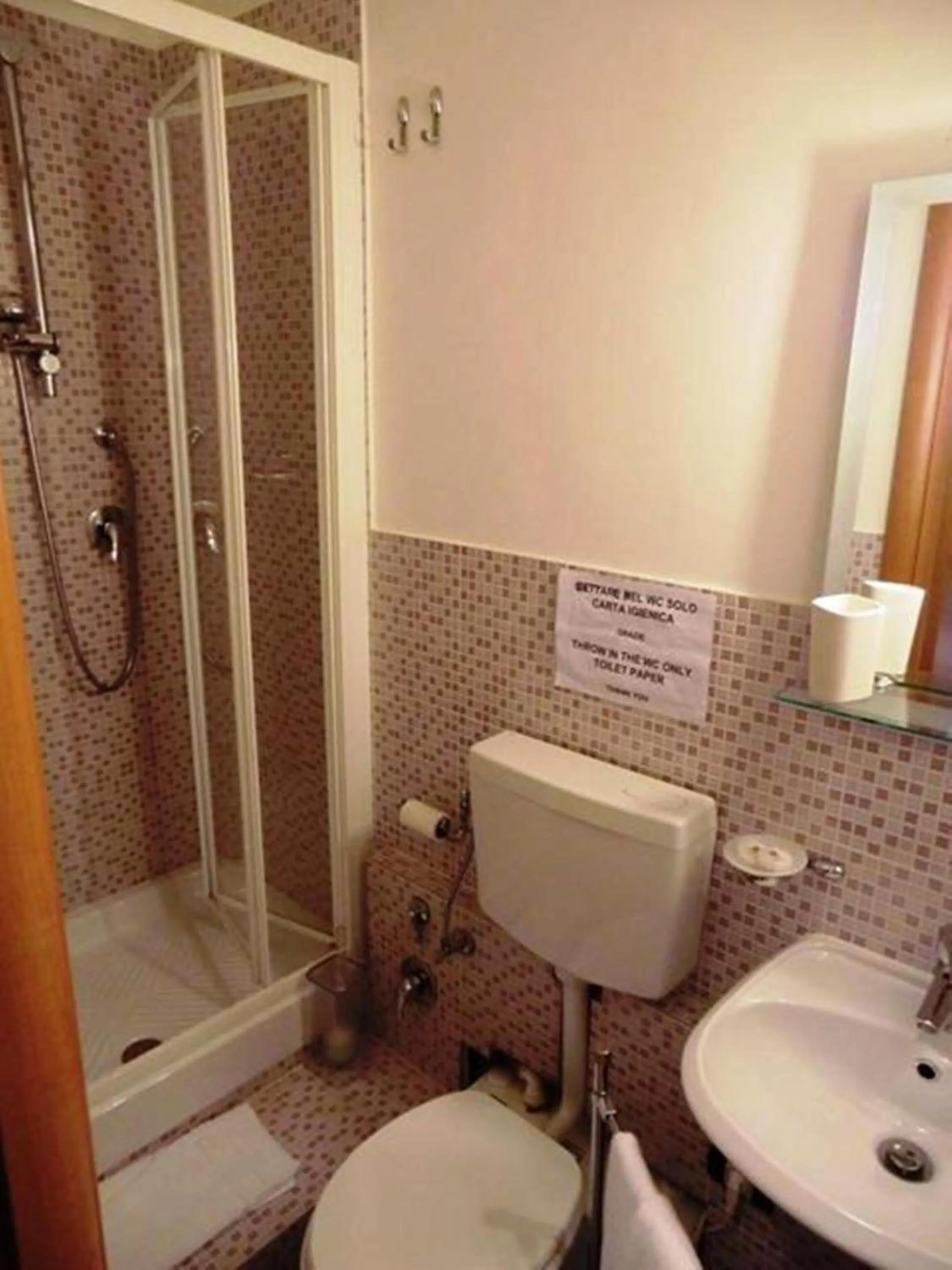 Bathroom in Caesar's Rooms