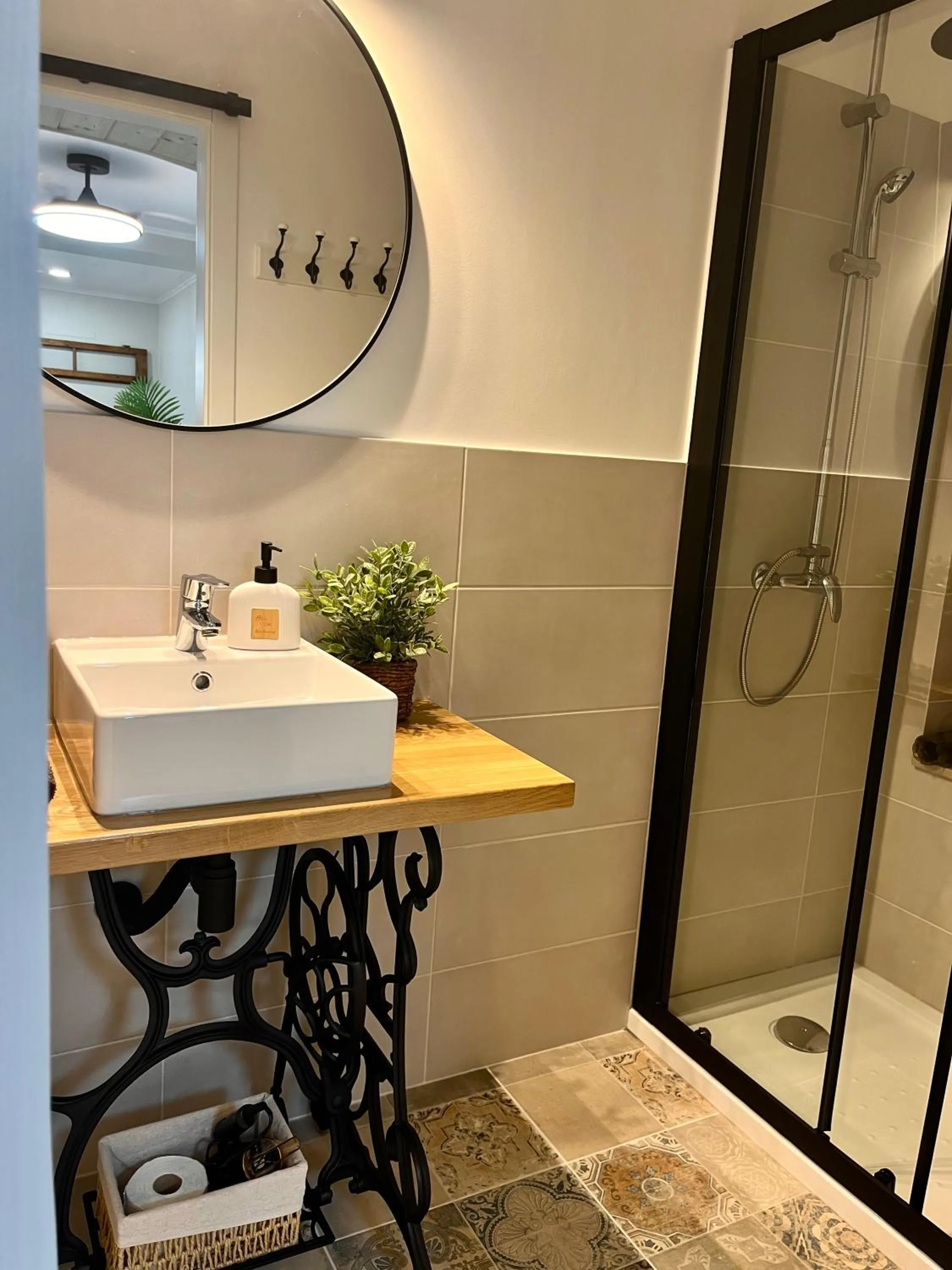 Shower in Cafofos da Zeta