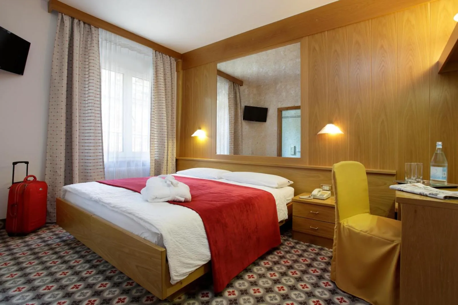 Photo of the whole room, Bed in Hotel Olympia