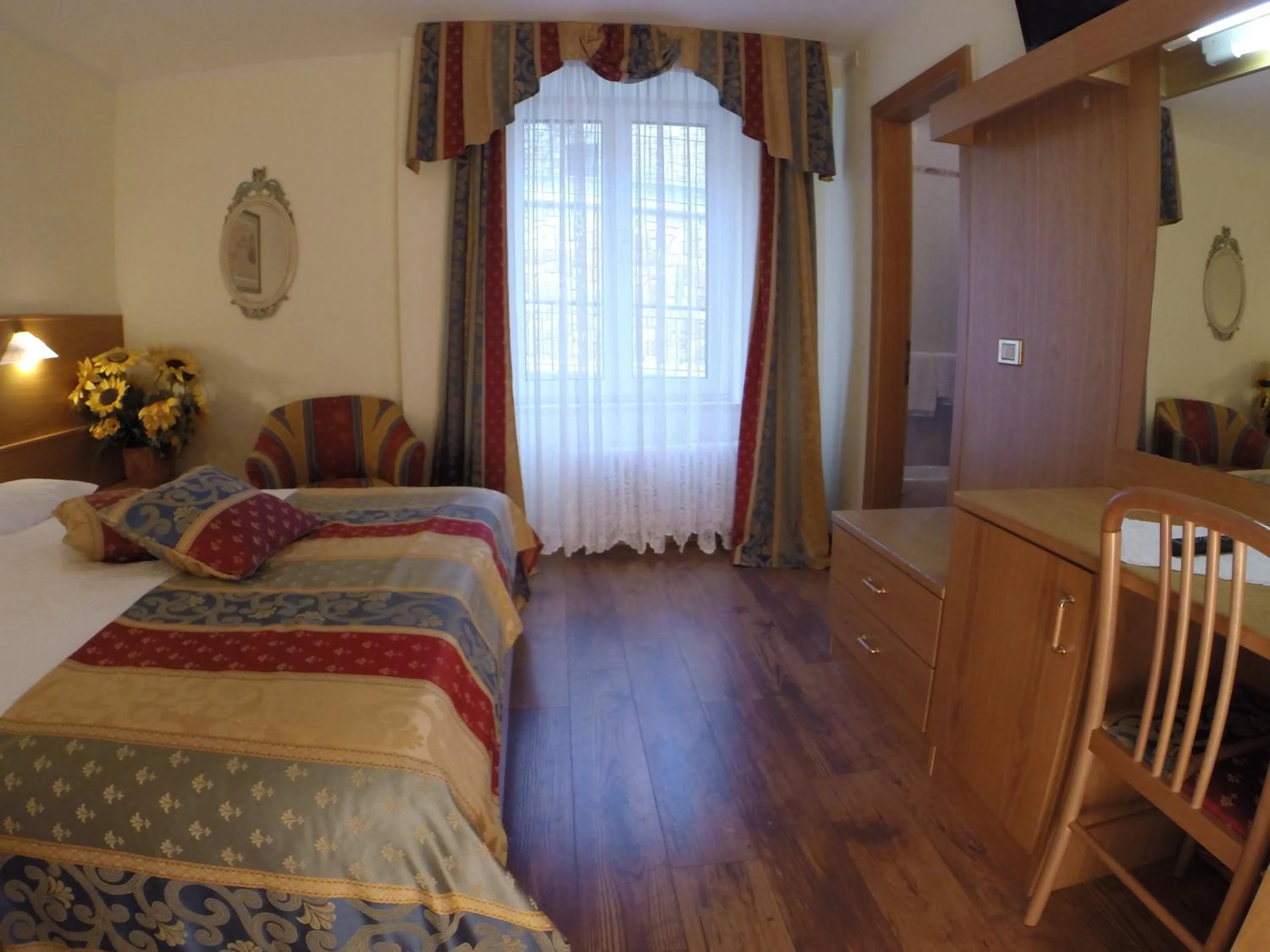 Photo of the whole room, Bed in Hotel Olympia
