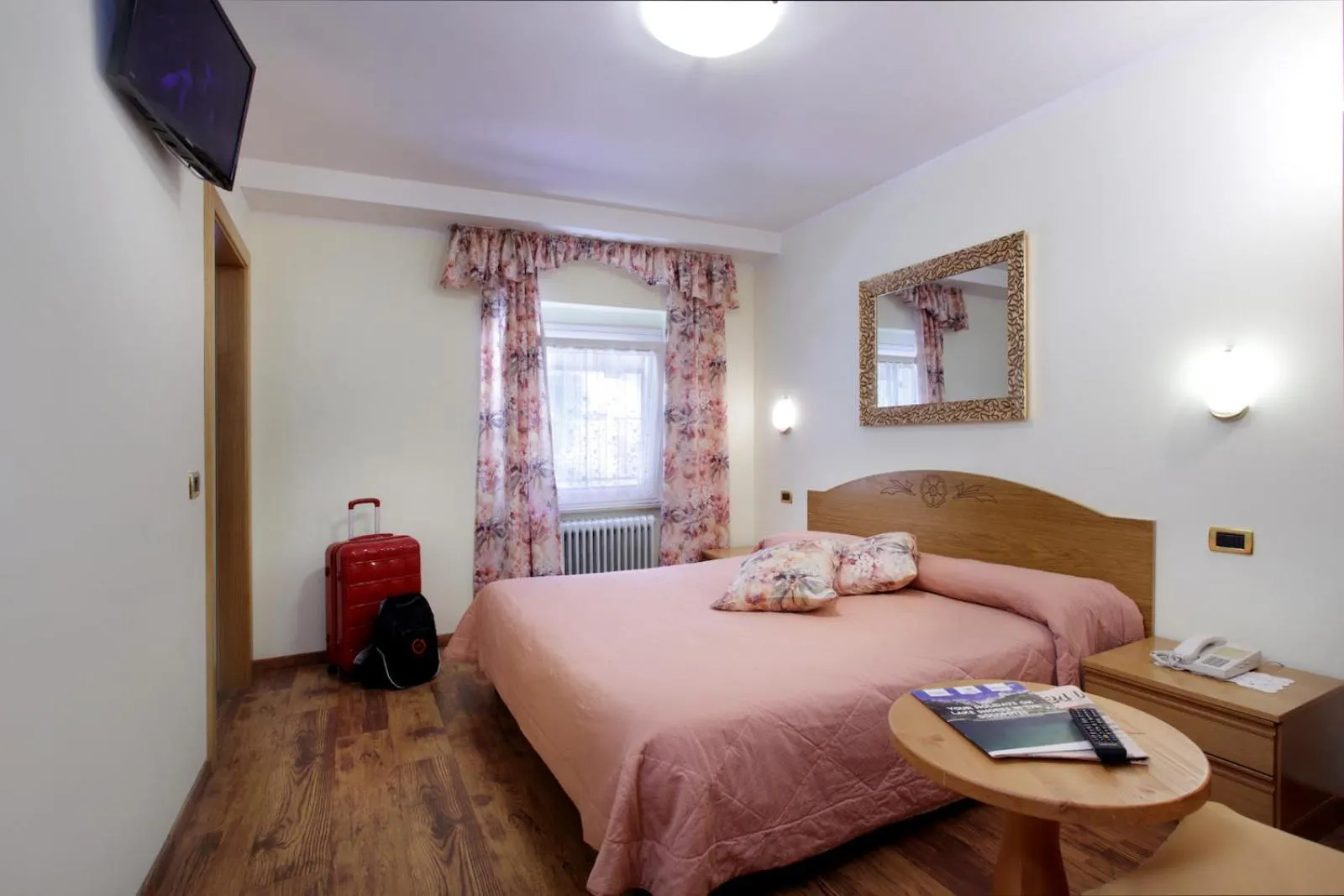 Photo of the whole room, Bed in Hotel Olympia