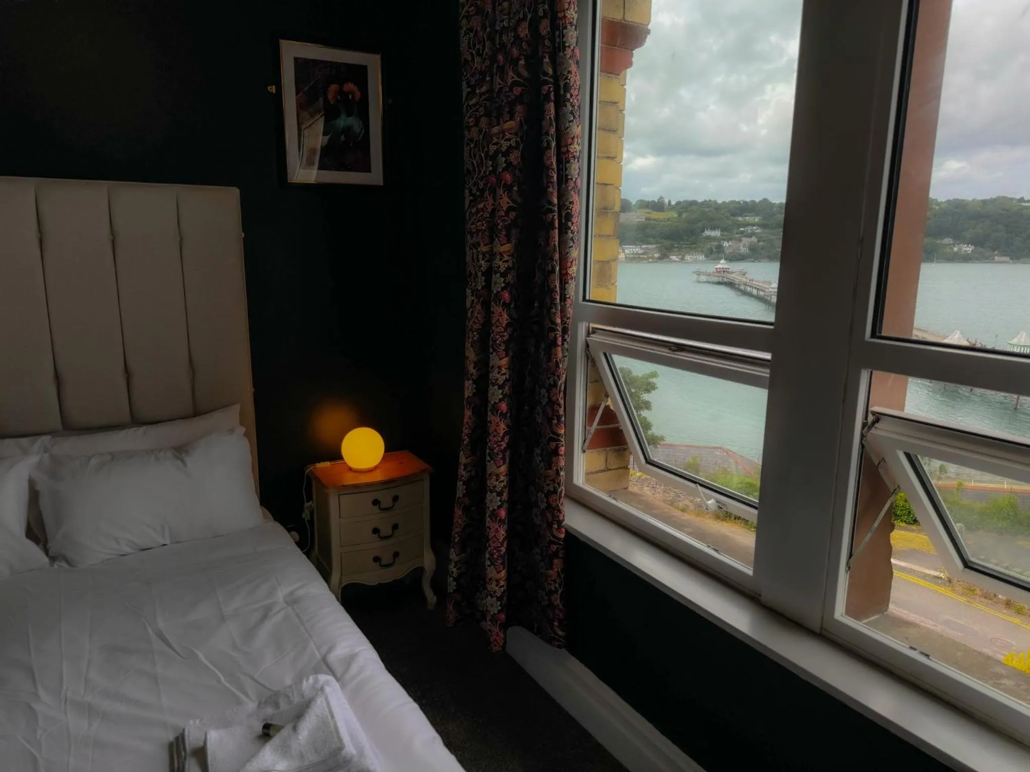 Bedroom, Bed in Nomi Rooms & Restaurant