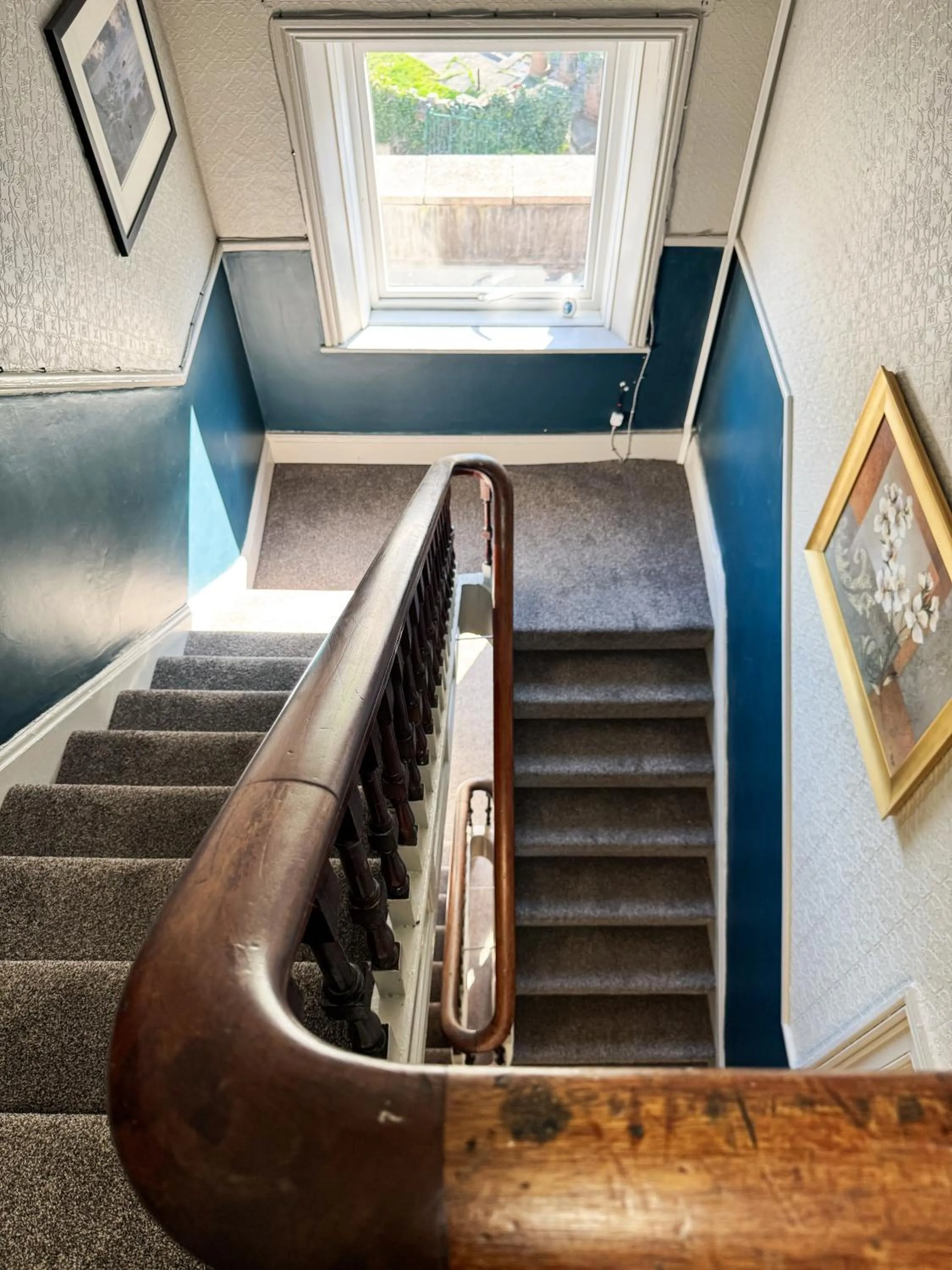 Nomi Rooms & Restaurant