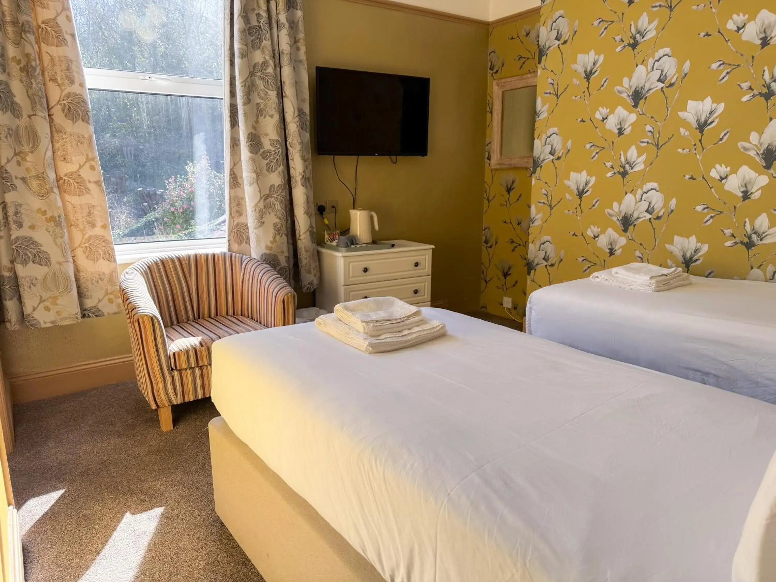 Standard Twin Room in Nomi Rooms & Restaurant Standard Twin Room in Nomi Rooms & Restaurant