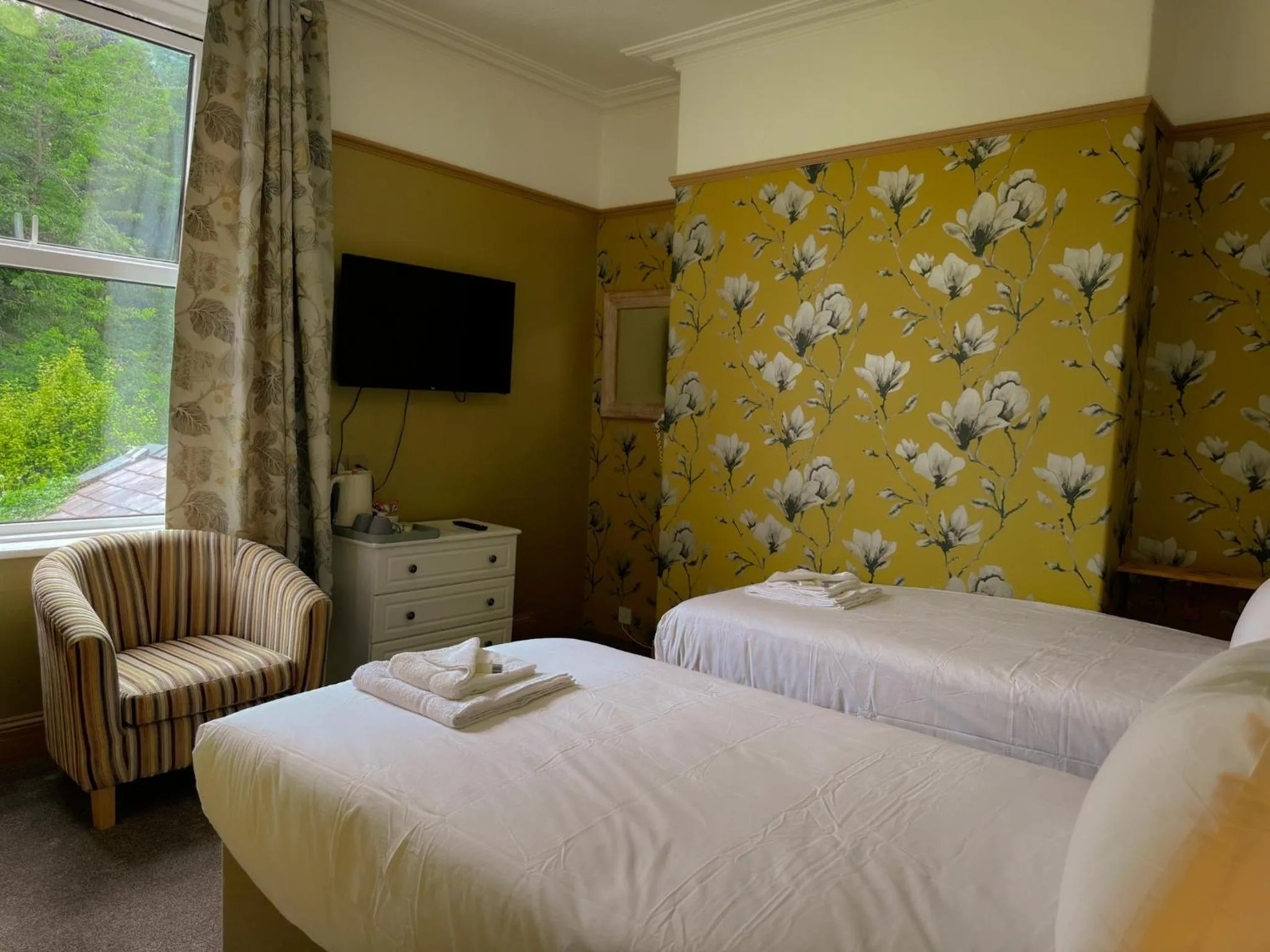 Bedroom, Bed in Nomi Rooms & Restaurant