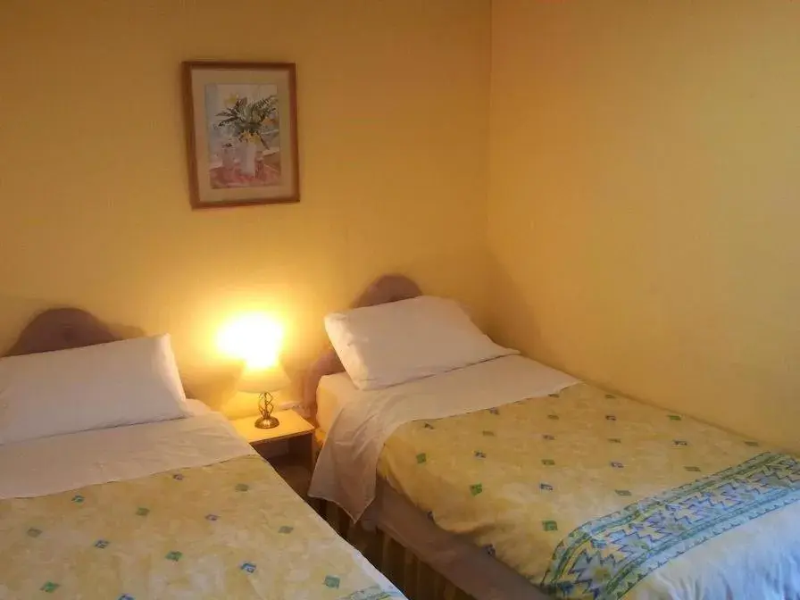 Bedroom in The New Osterley Hotel Bedroom in The New Osterley Hotel