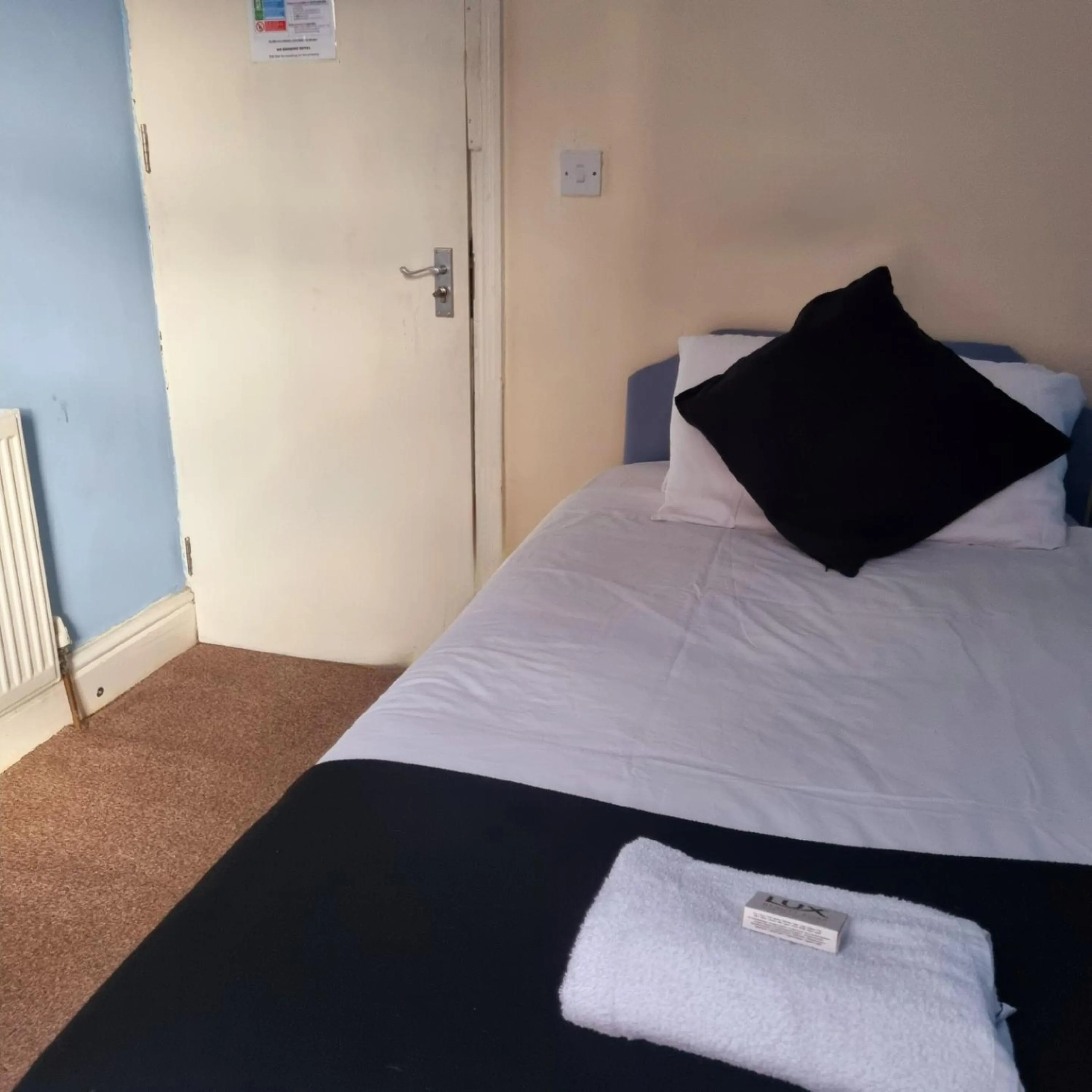 Bedroom in The New Osterley Hotel