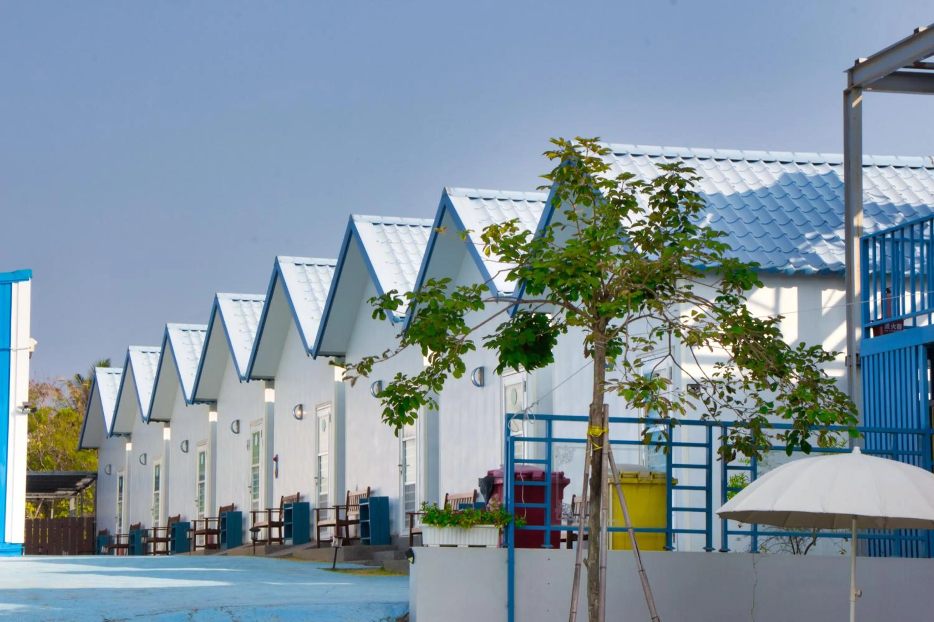 Property building in Loju Seaview Homestay