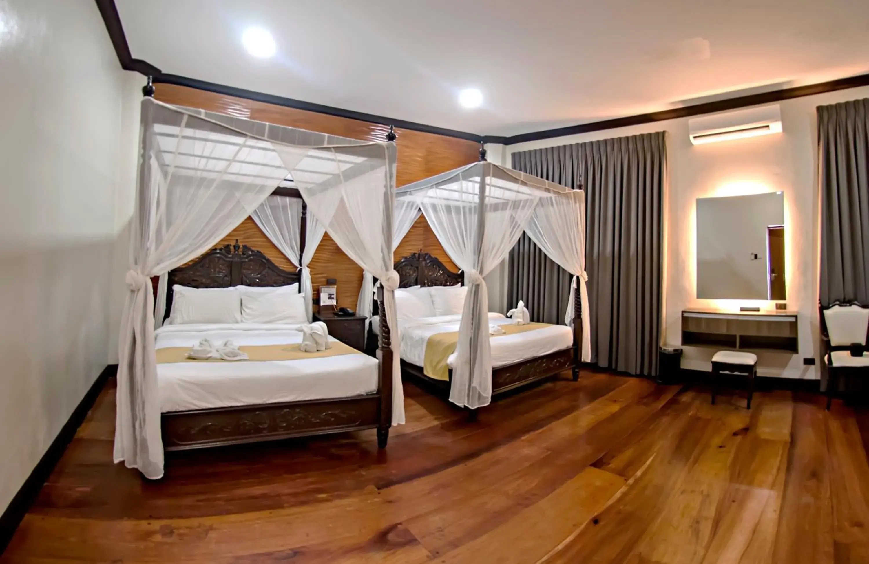 Bed in Vigan Plaza Hotel Bed in Vigan Plaza Hotel