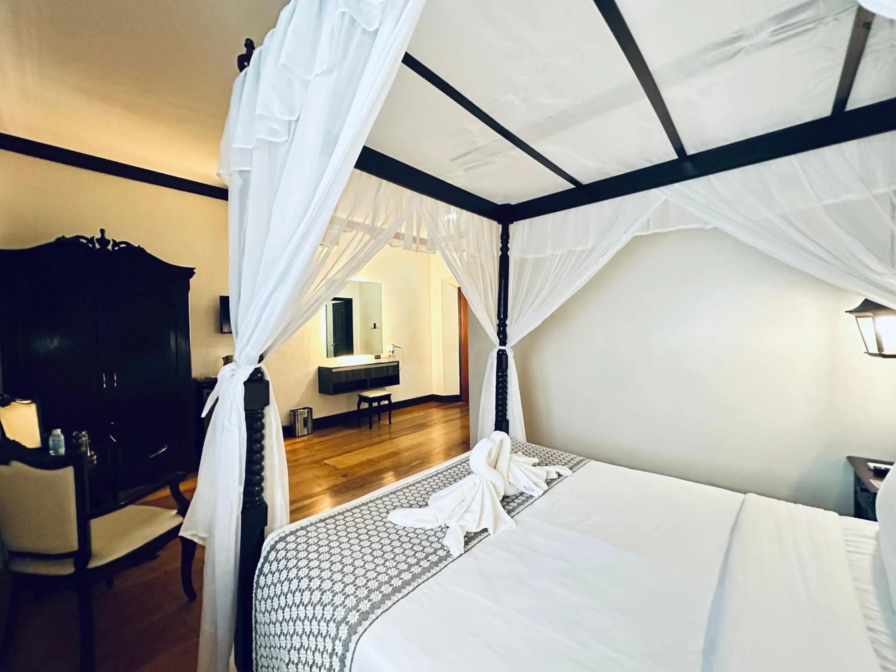 Bed in Vigan Plaza Hotel