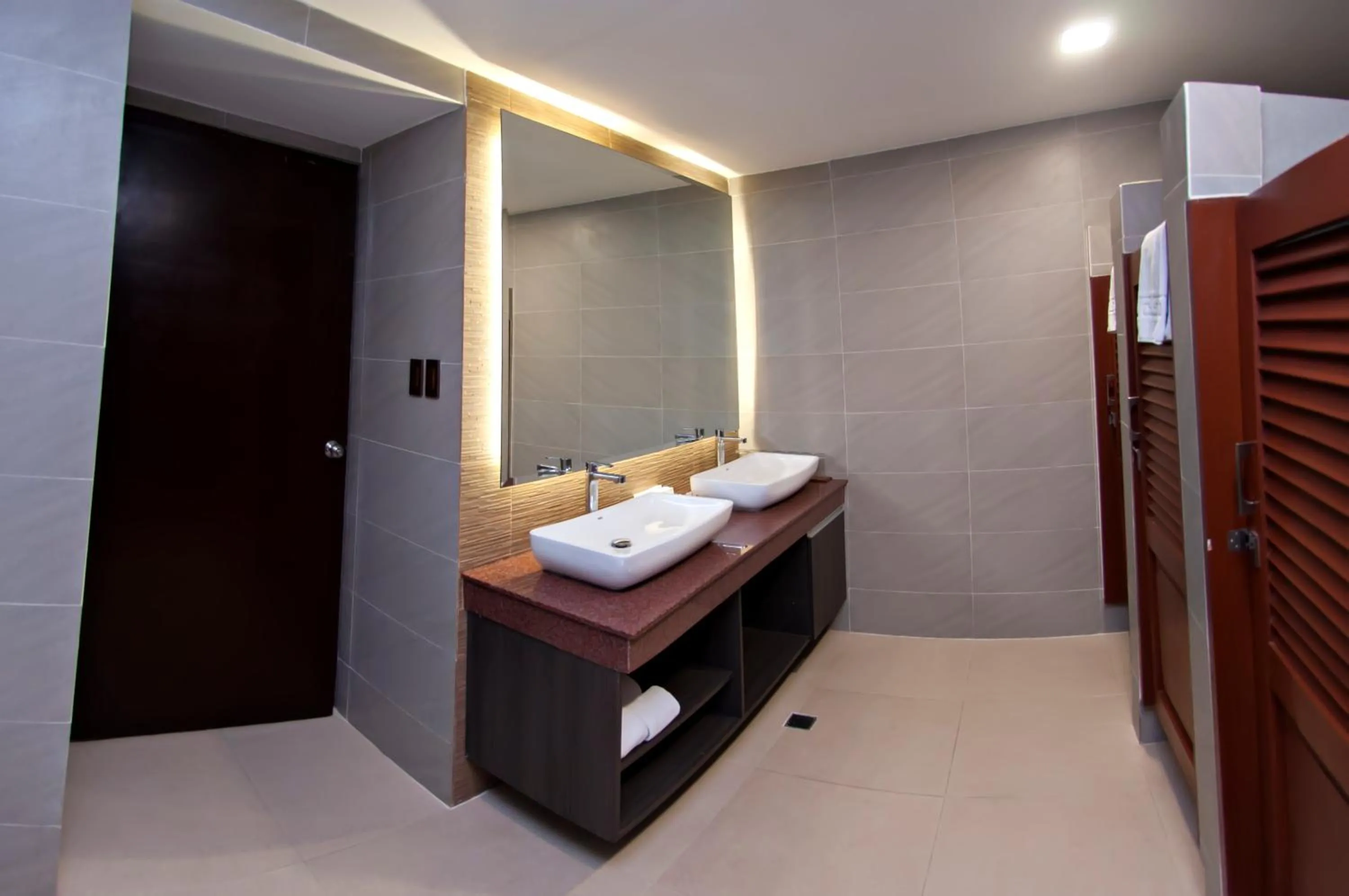 Bed in Vigan Plaza Hotel