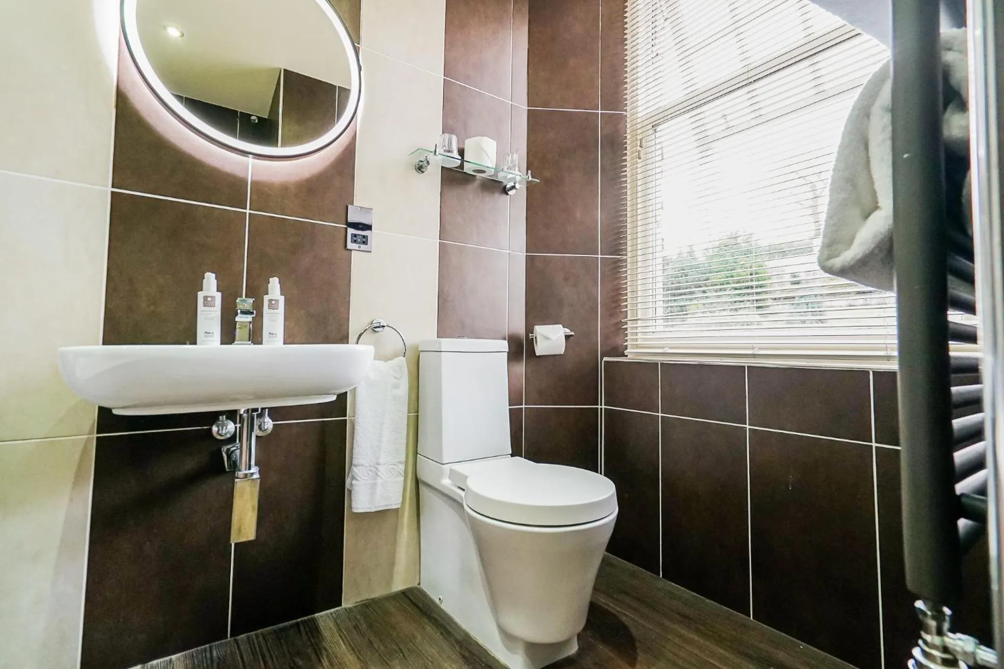 Toilet in The Cranleigh Boutique