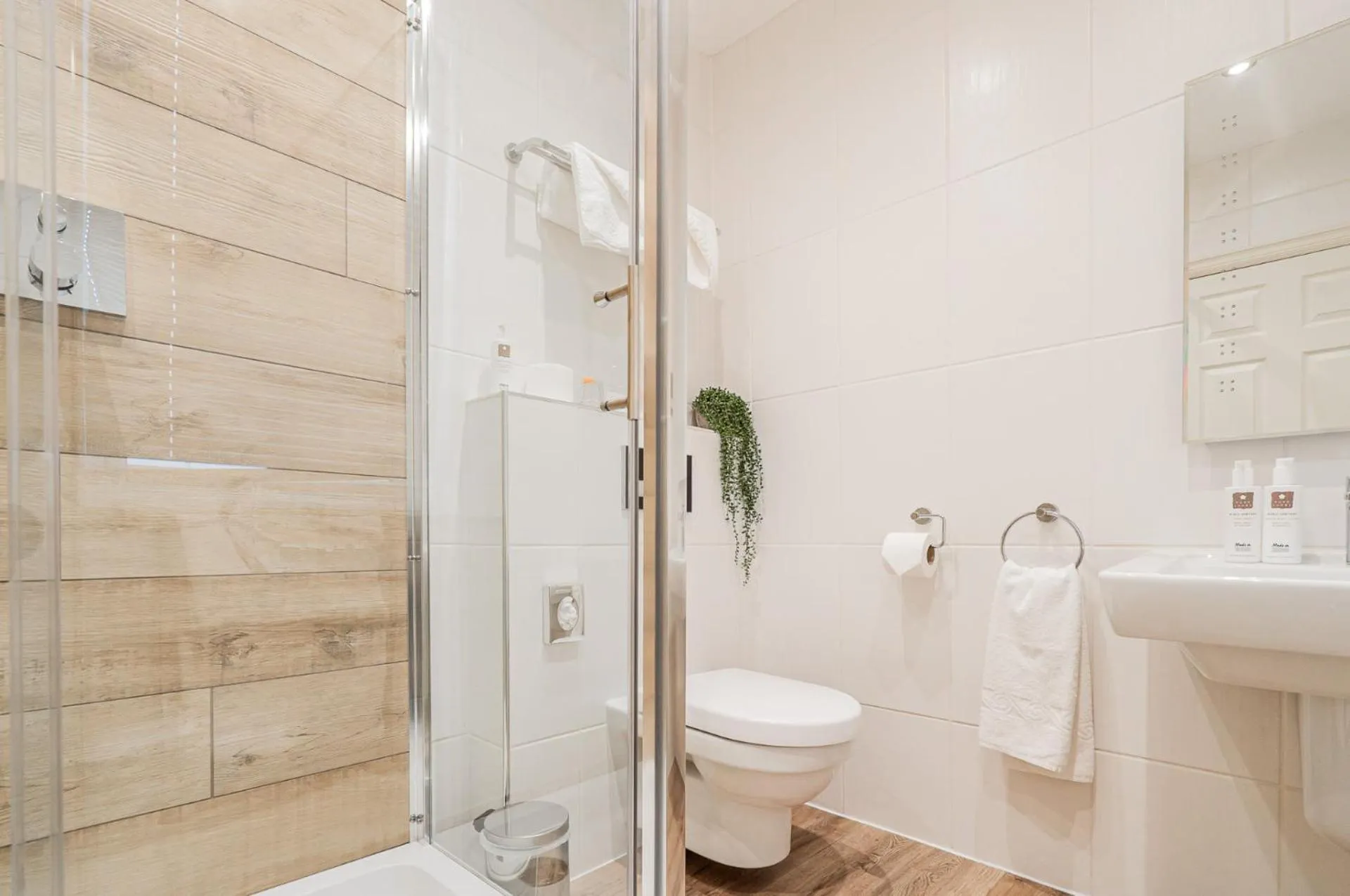 Shower in The Cranleigh Boutique