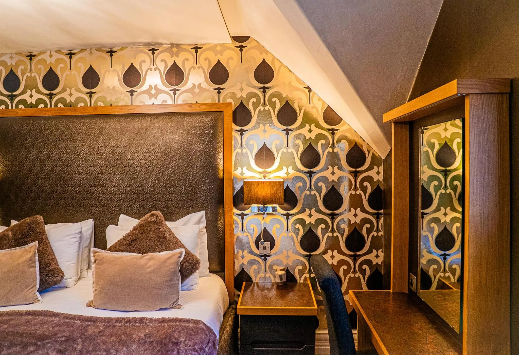 Bedroom, Bed in The Cranleigh Boutique