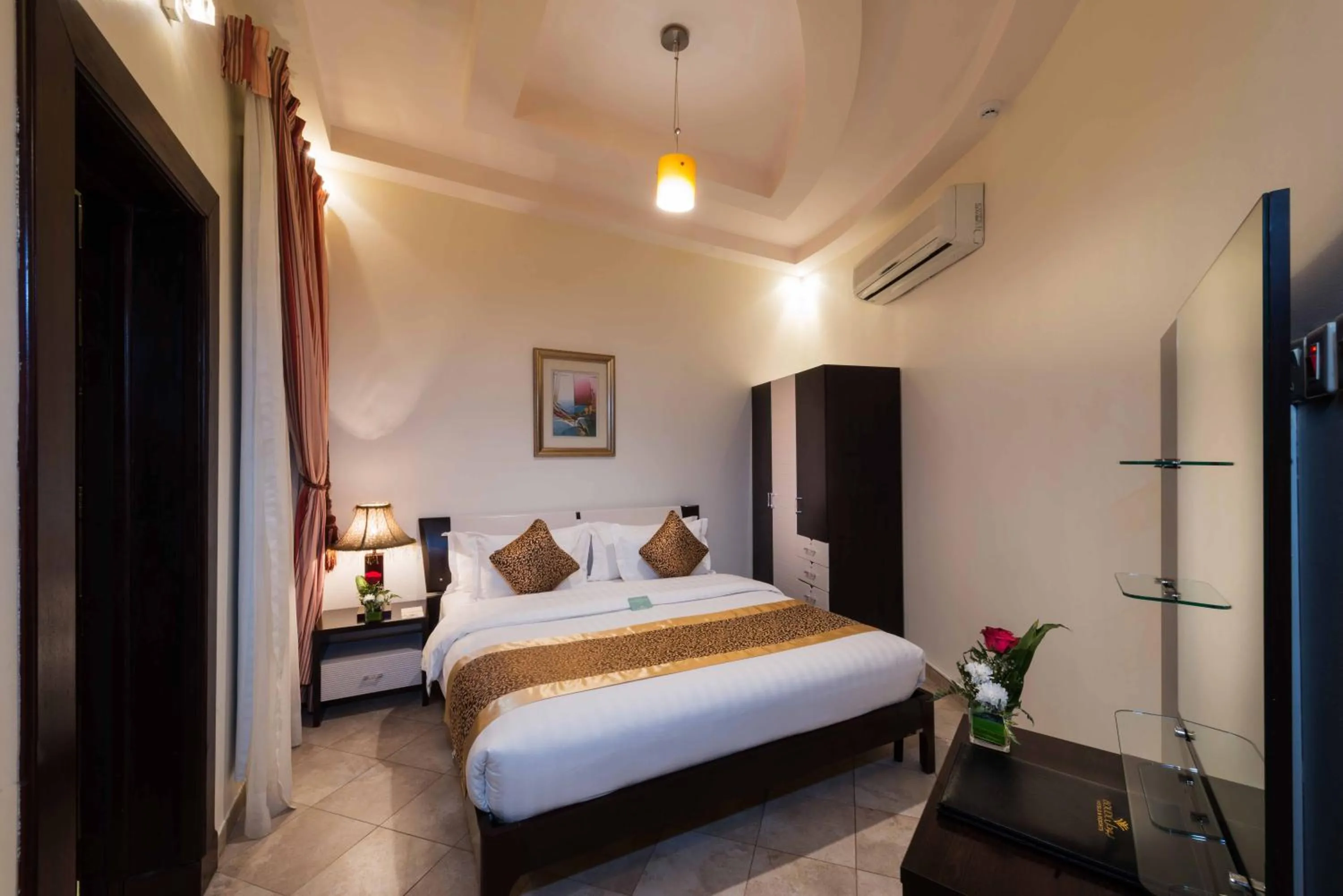 Photo of the whole room, Bed in Boudl Al Nakheel