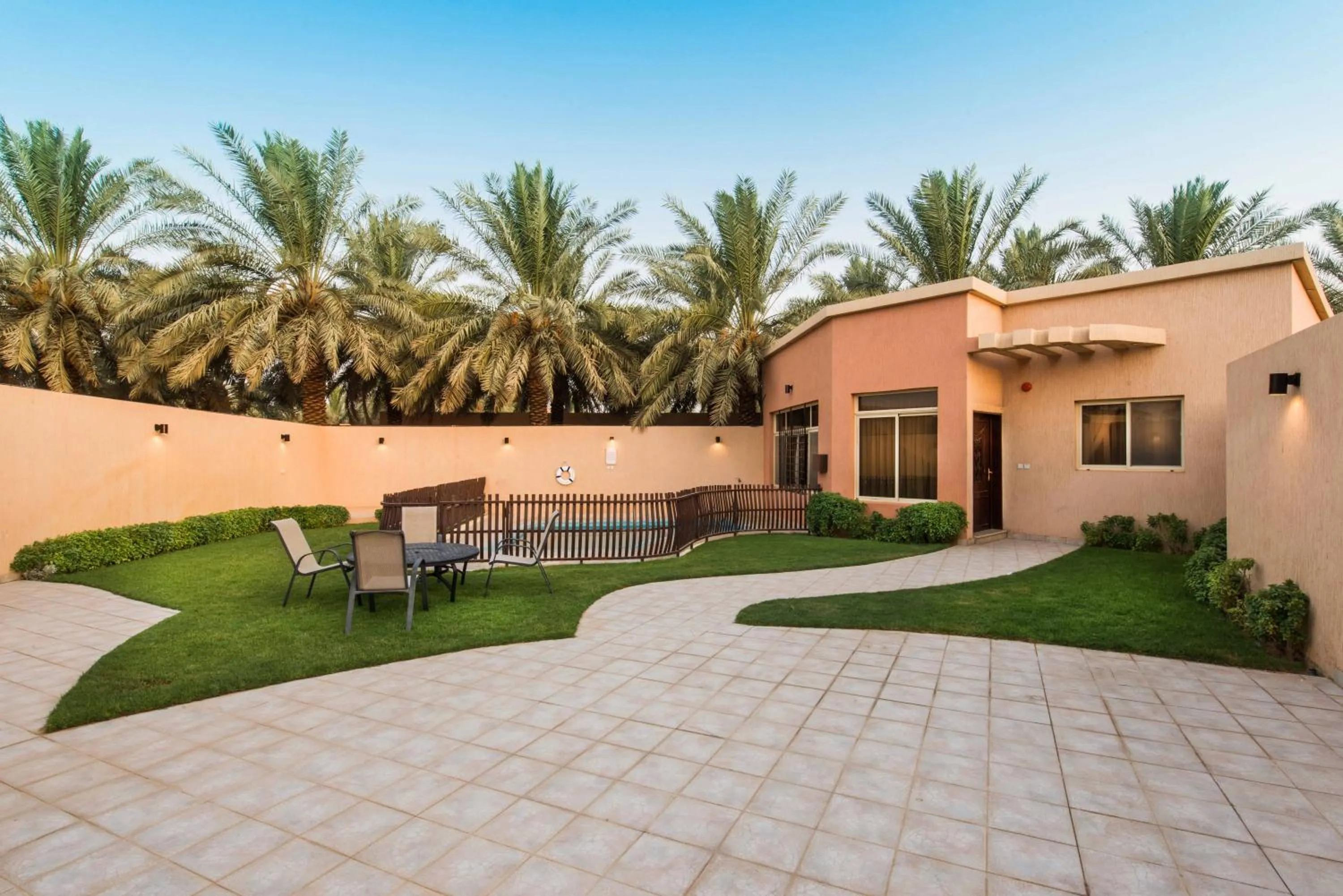 Garden in Boudl Al Nakheel