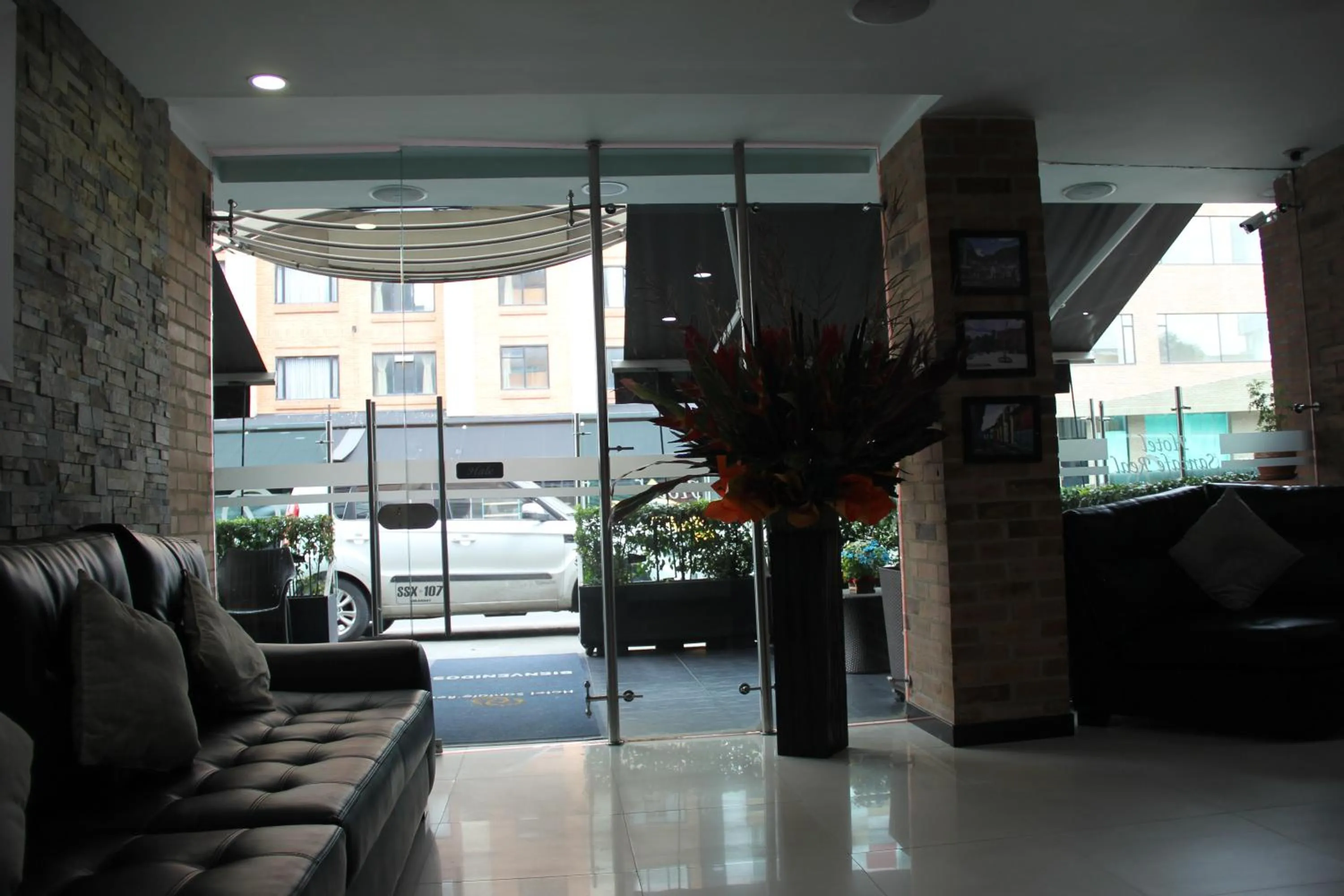 Lobby or reception in Hotel Santafe Real