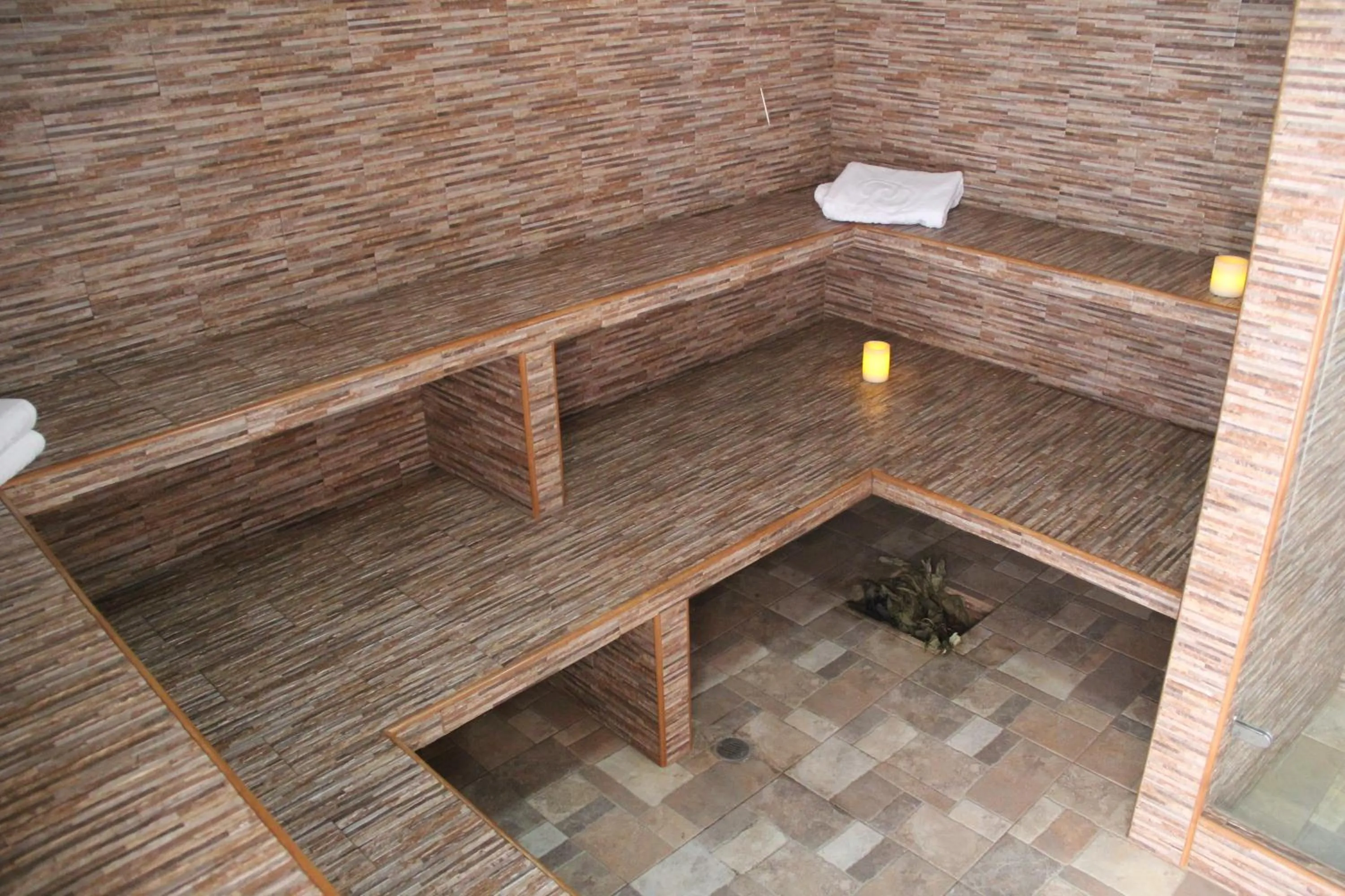 Steam room in Hotel Santafe Real